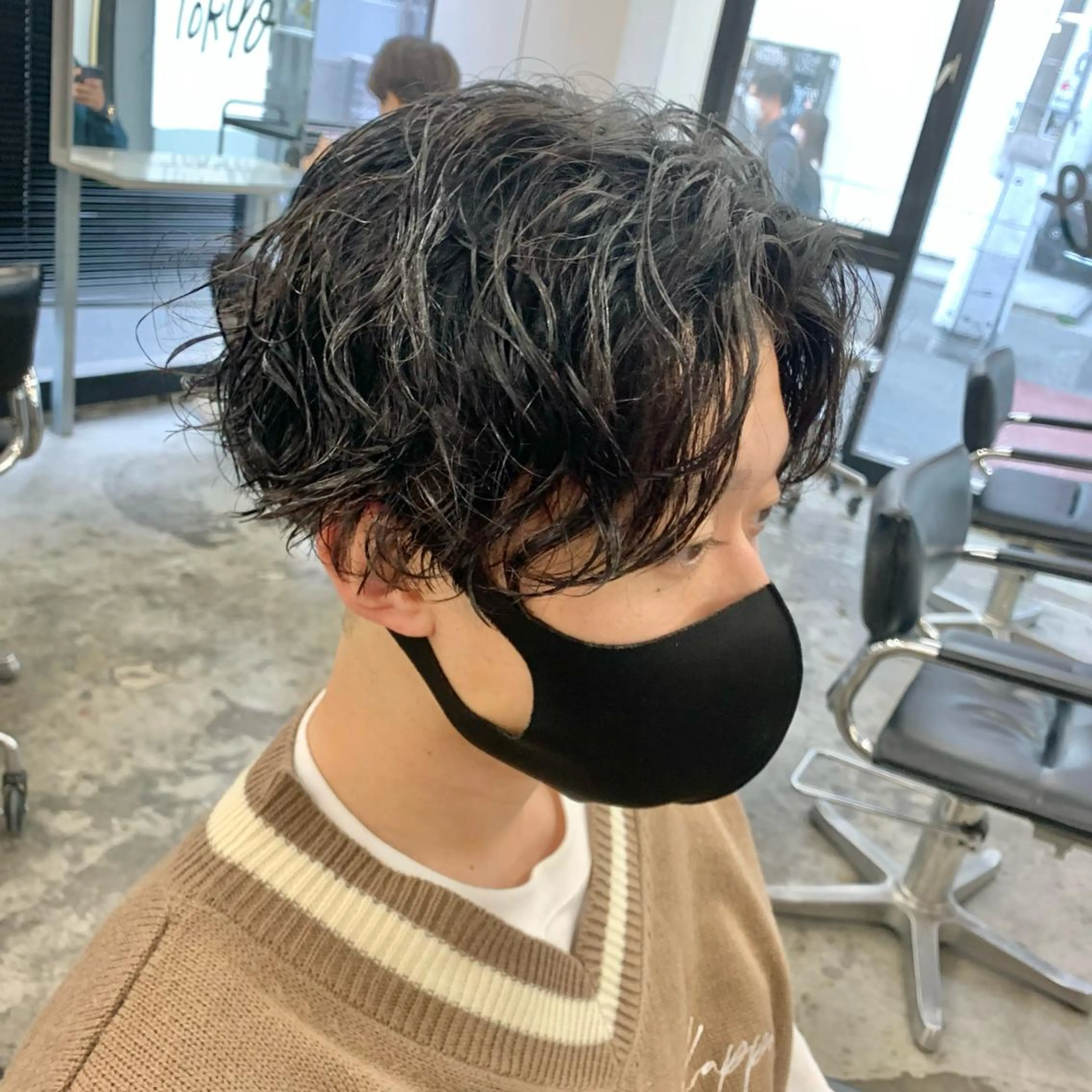 ショート パーマ メンズ センターパート カット パーマ メンズ特化美容師/ 藤戸 椋のヘアスタイル