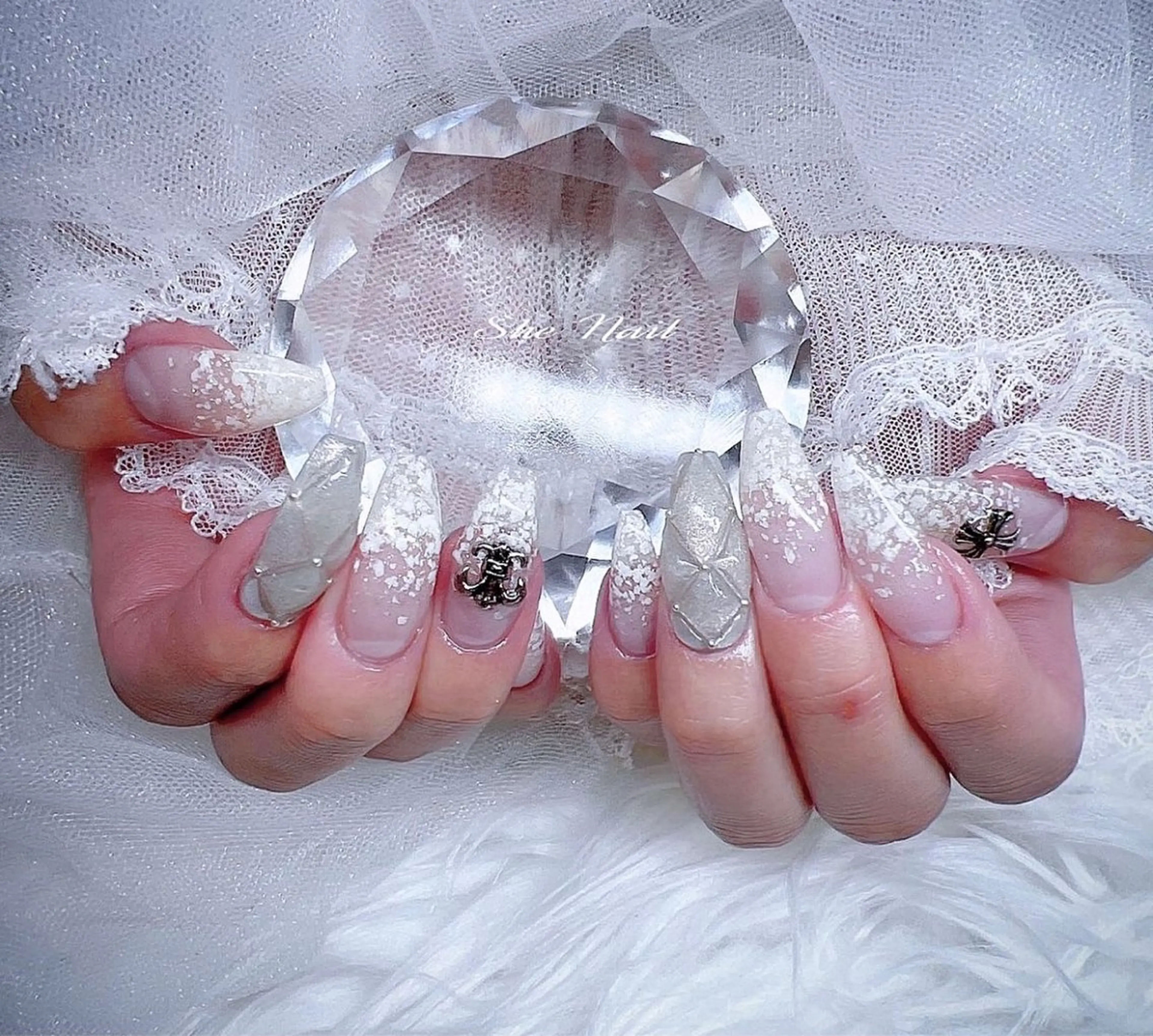 ネイル チークネイル 長さ出し フレンチネイル マグネットネイル 持ち込み ハンドネイル She   Nail所属・ISA_ BELLAのネイルデザイン