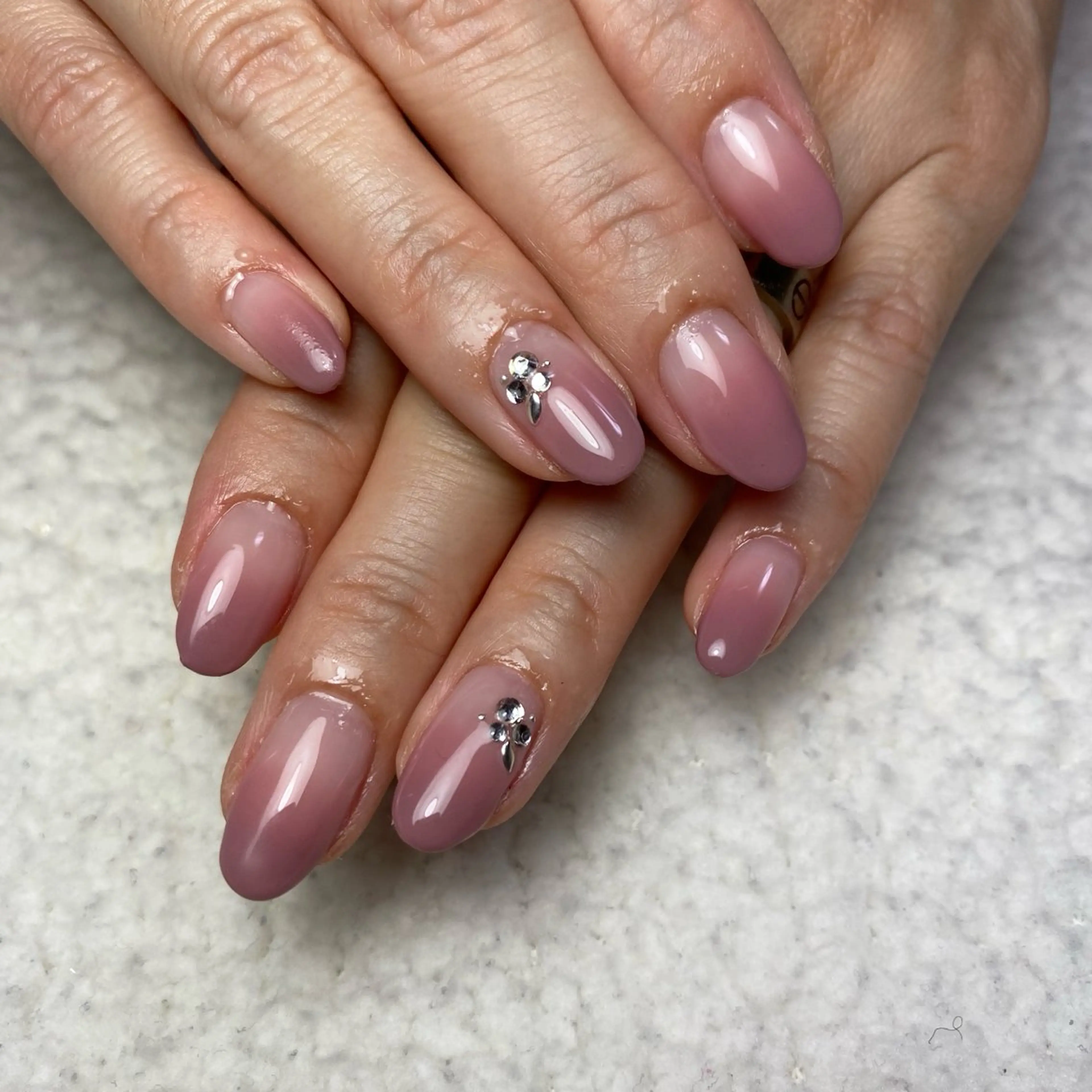 ネイル グラデーション ピンク シンプルネイル ハンドネイル COCO+所属・COCO +のエステ・リラクイメージ