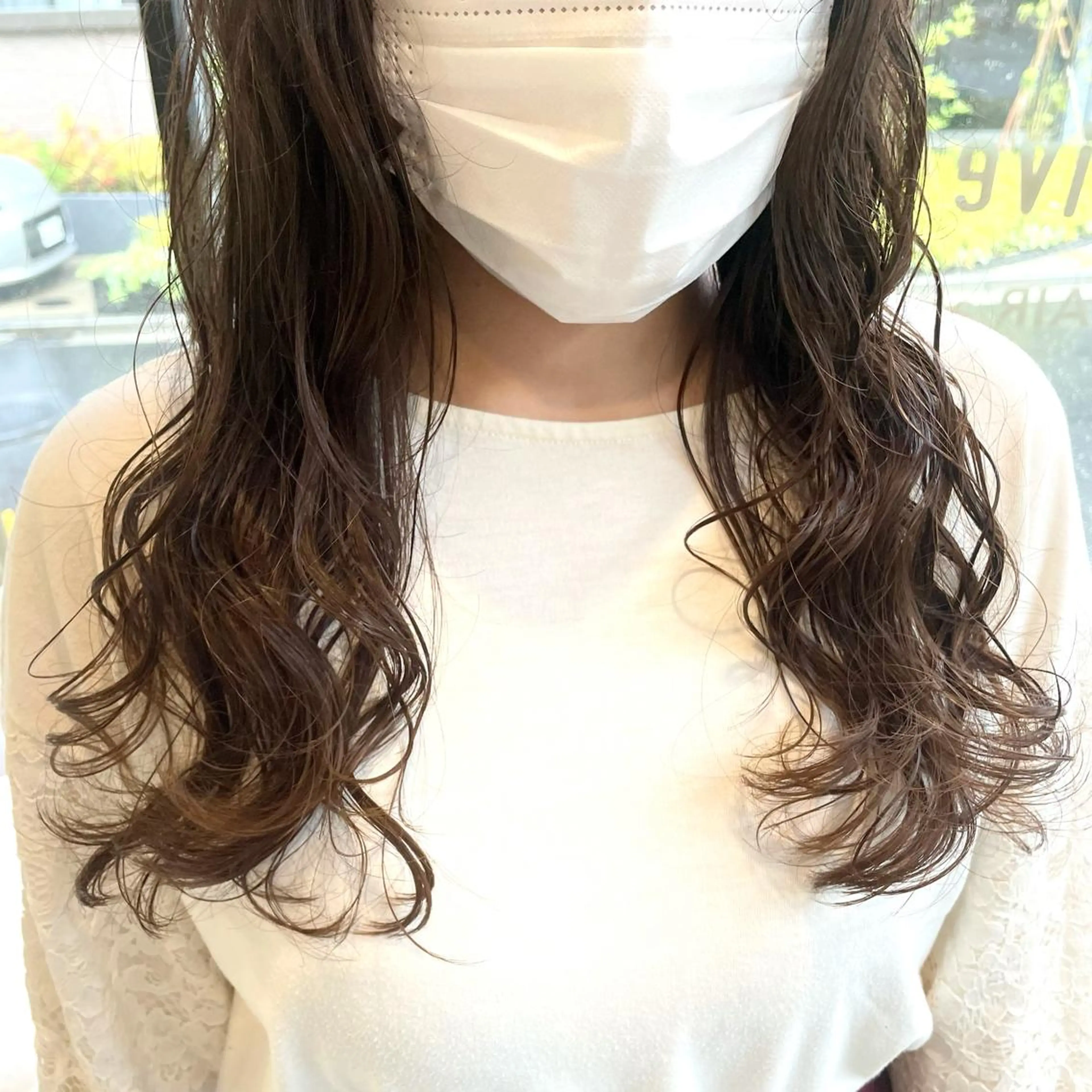 セミロング パーマ スナコザワ レナのヘアスタイル
