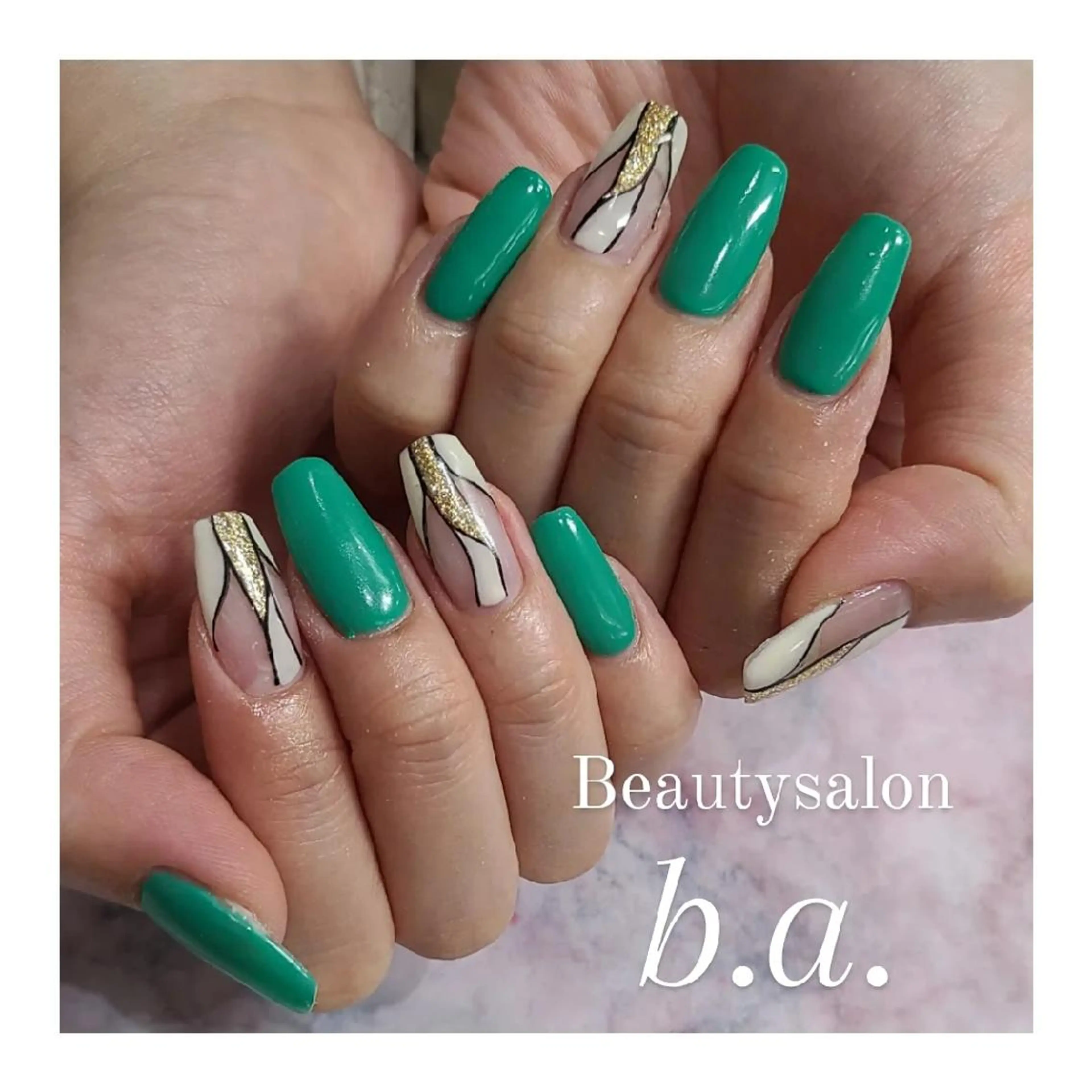 ハンド　シンプルネイル(オフ込)の写真