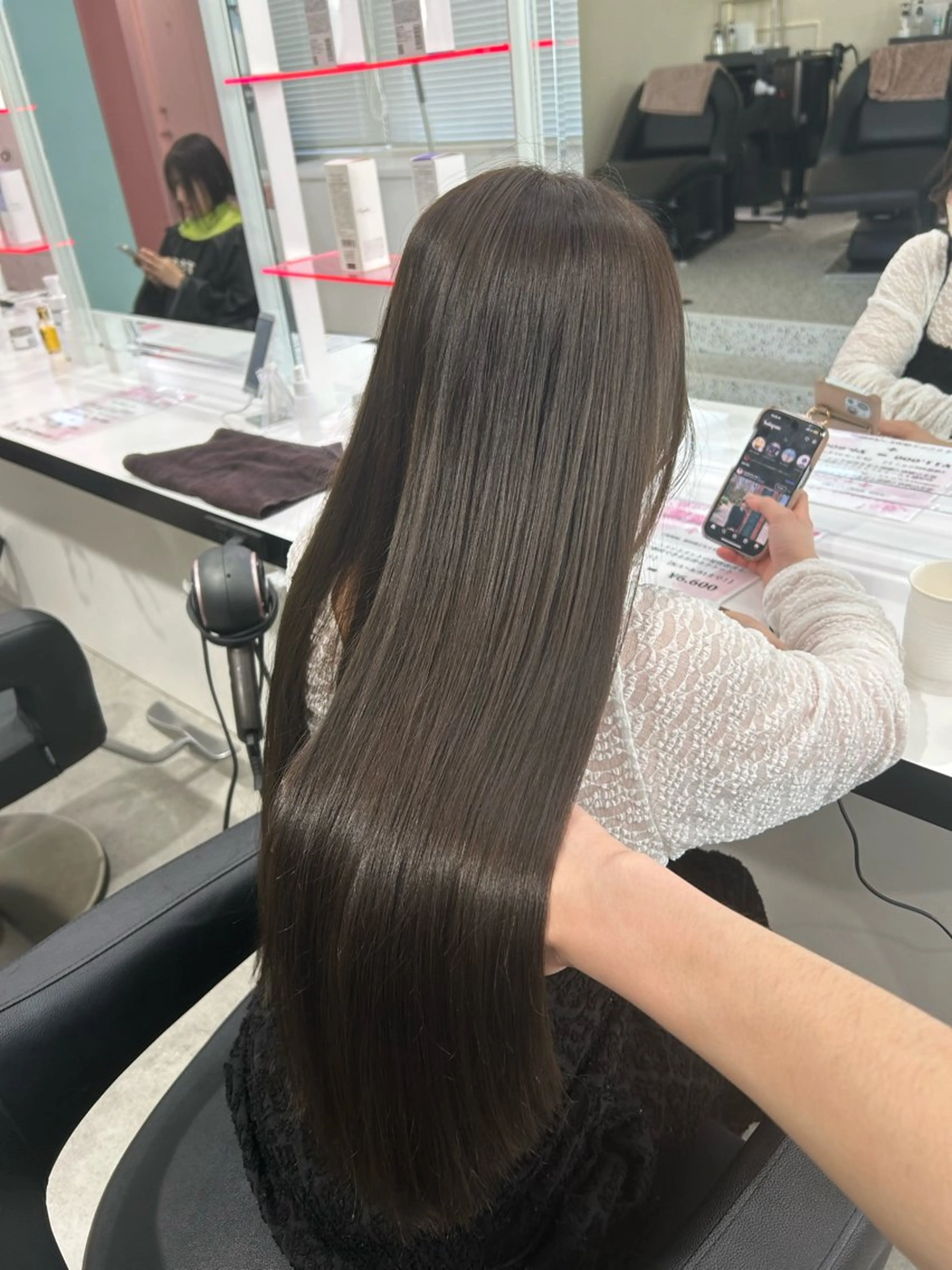 ロング カラー 履歴修正屋さん／ ブロンド／ホワイトのヘアスタイル