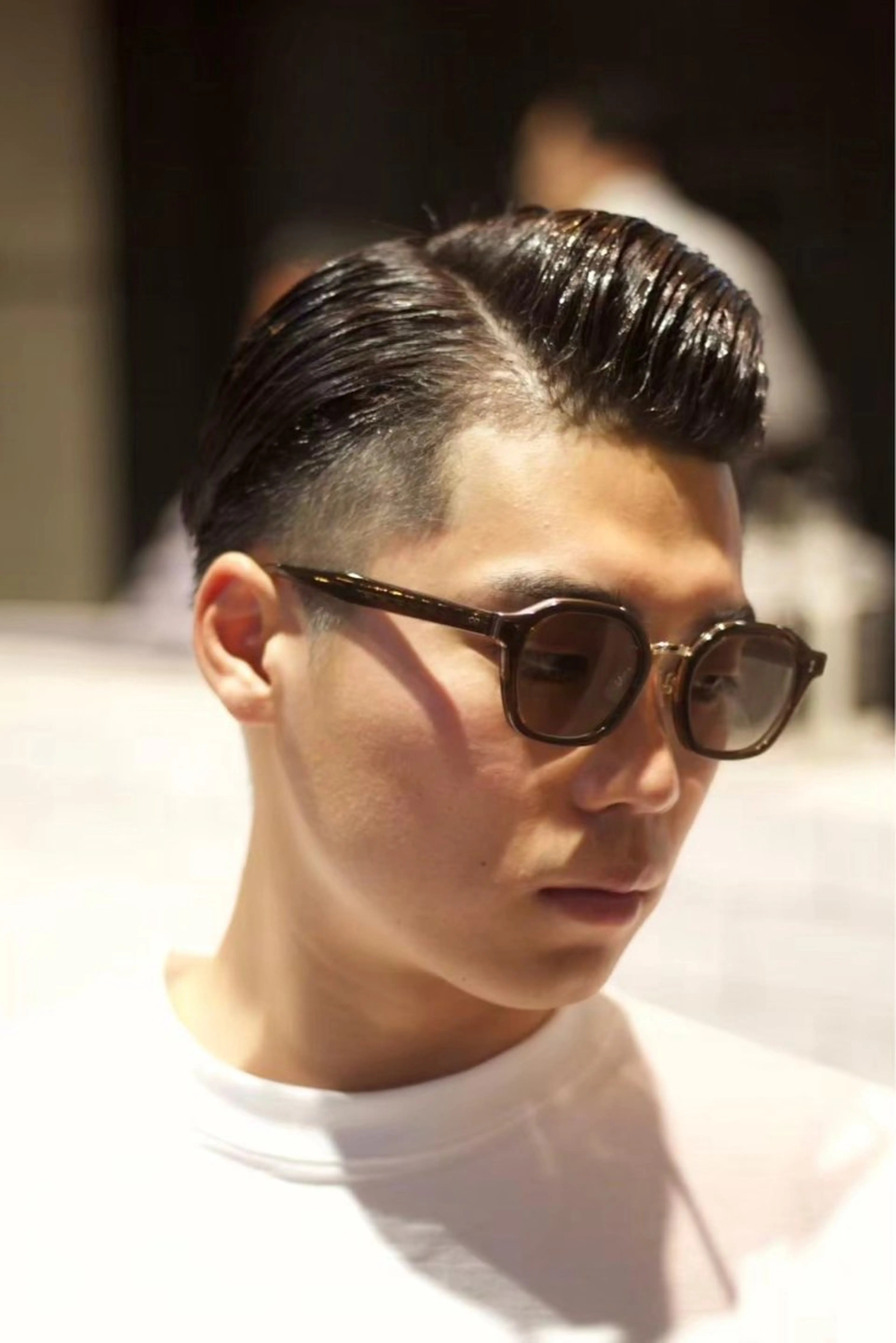 ショート メンズ メンズブリーチ フェードカット メンズパーマ スキンフェード スパイキーショート 名郷 偉織　フェードメンテのヘアスタイル