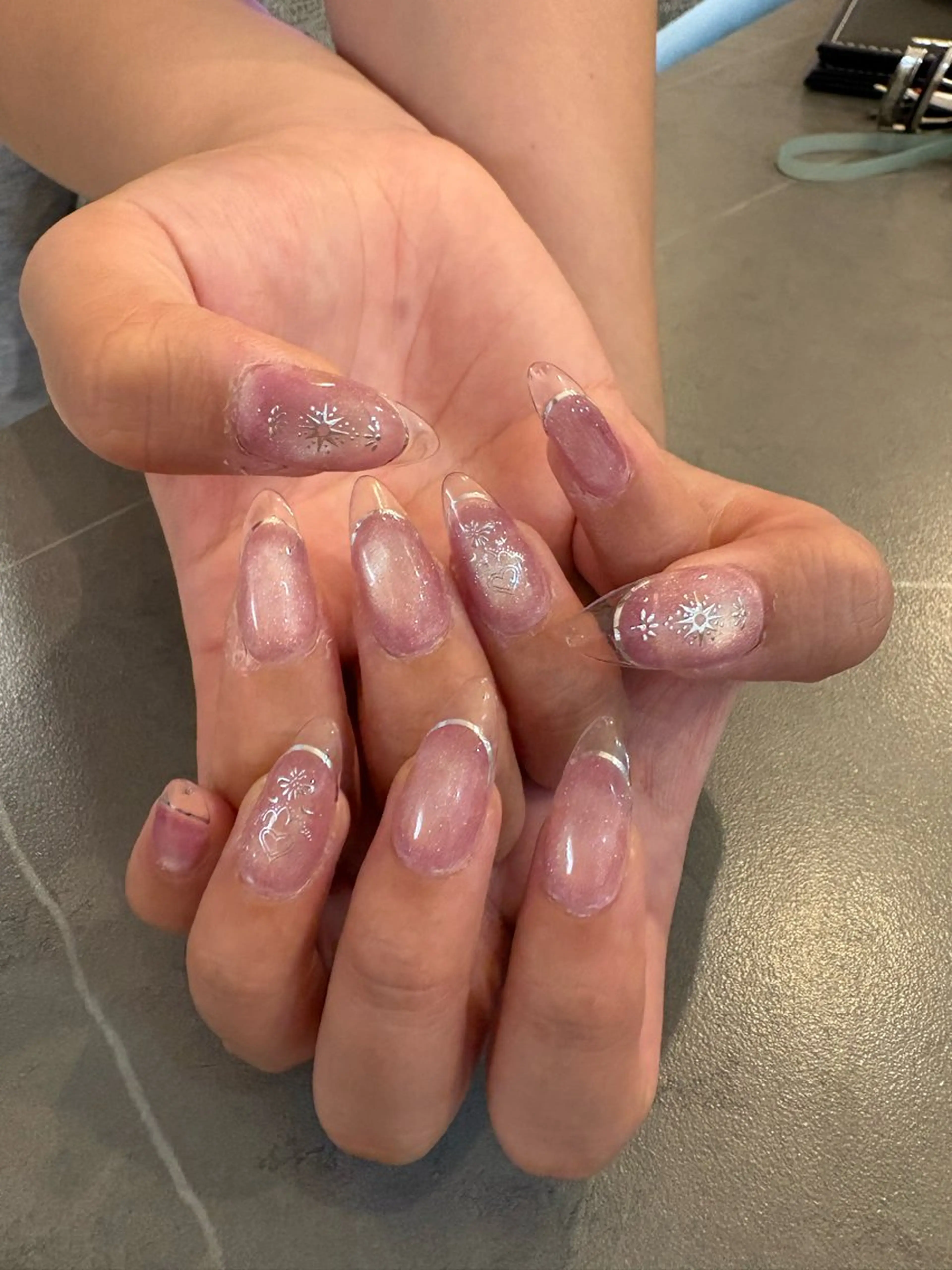 ネイル クリアネイル フレンチネイル マグネットネイル マグネットフレンチ ハンドネイル ✨韓国✨nail salonLumieのネイルデザイン