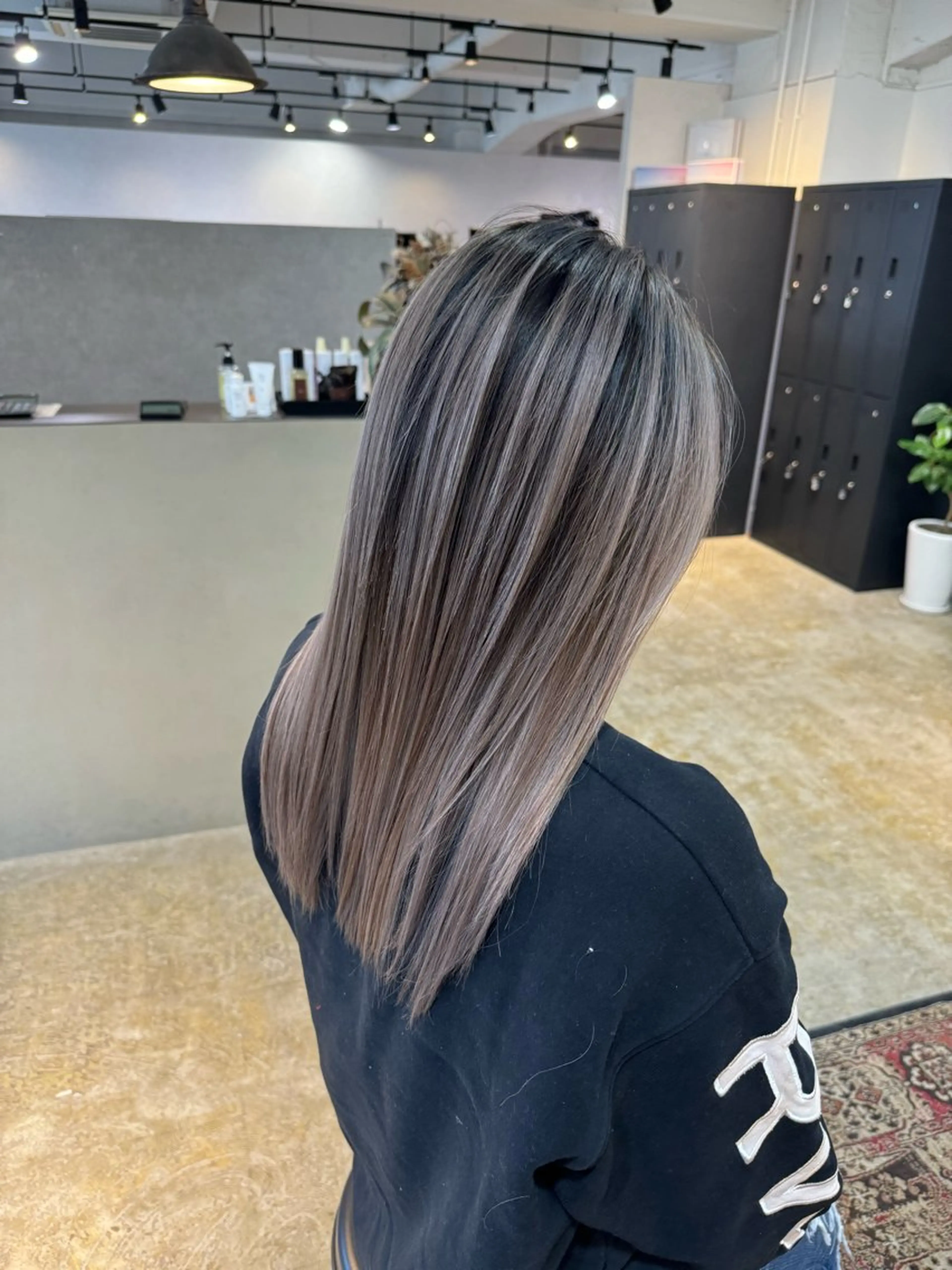 カラー ヘアカラー Merly Osakaのヘアスタイル