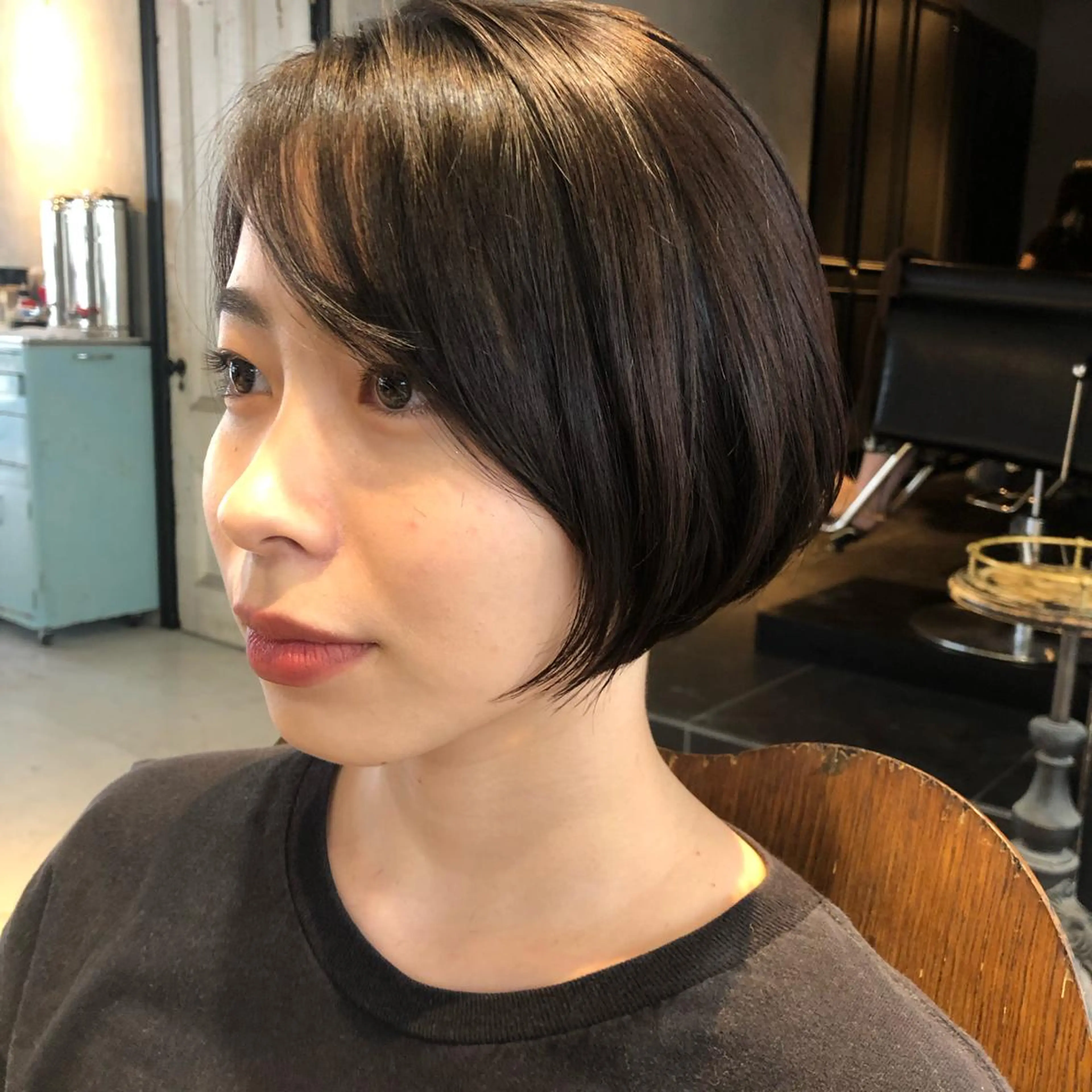 ショート SHARON（シャロン）所属・すきバサミを使わない カット✂️✨郡司泰之のヘアスタイル