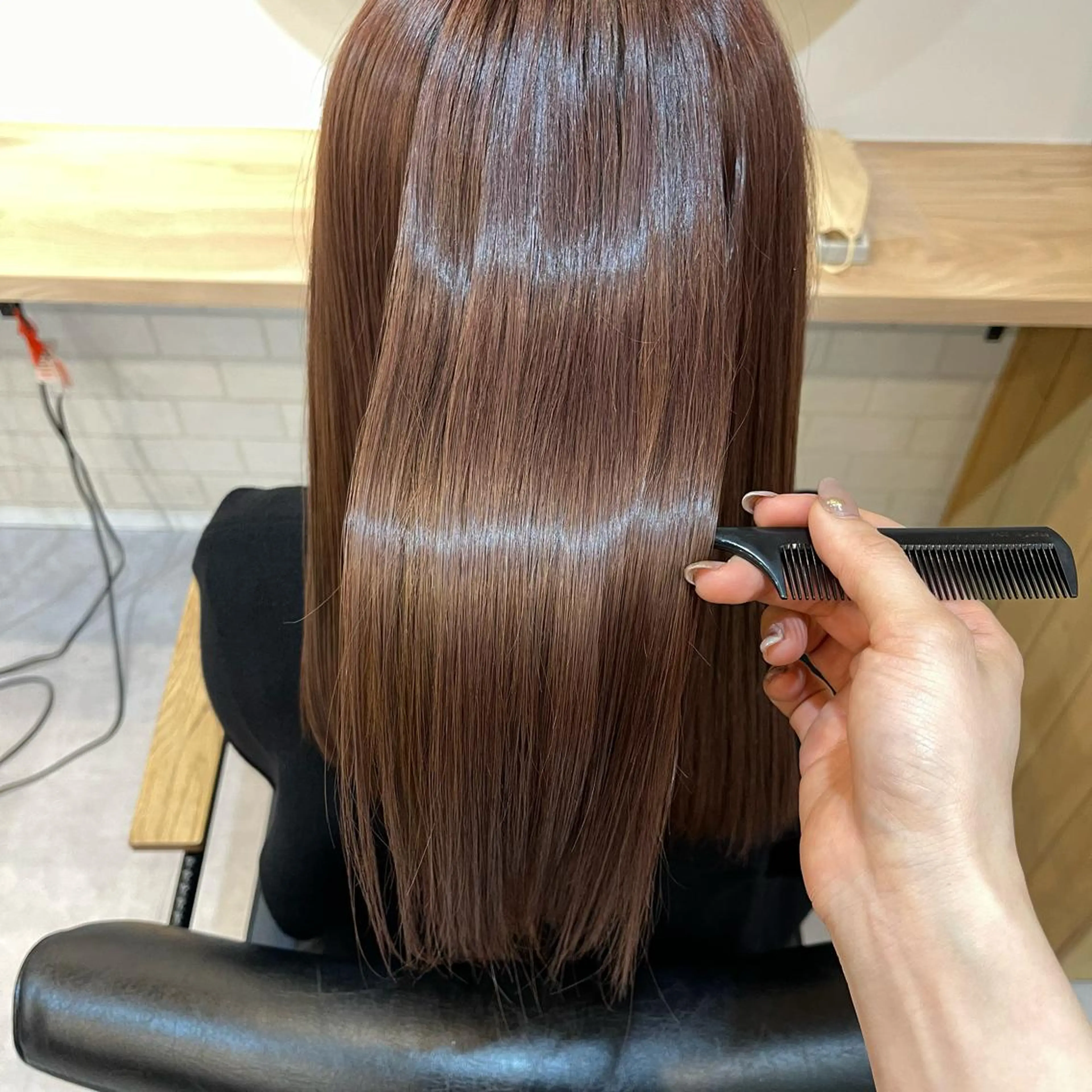 【髪質改善ﾁｭｰﾆﾝｸﾞ】ちゅるんと自然なストレート+カットの写真