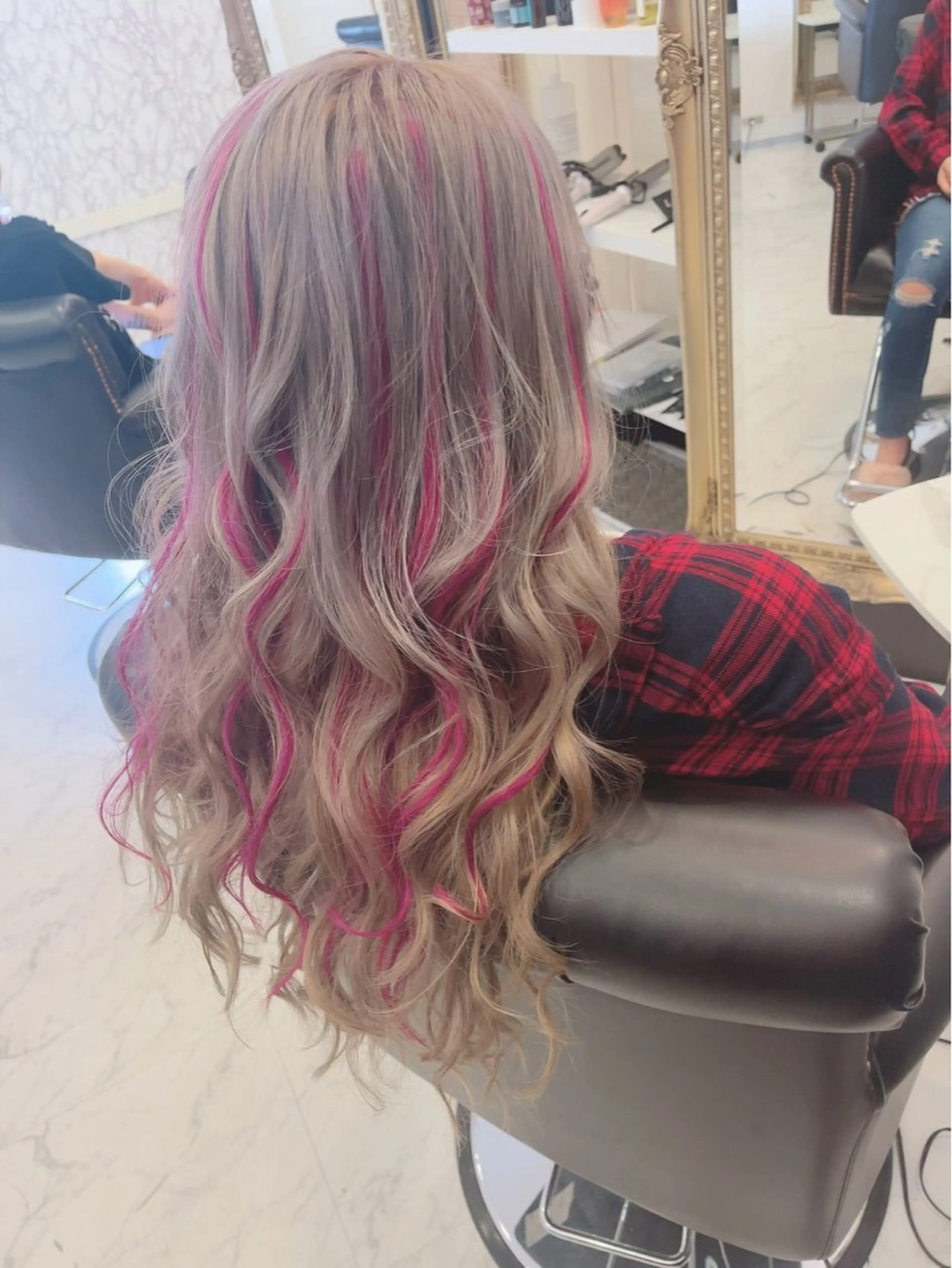 ロング ヘアカラー エクステ 🍀Moda by Grande🍀のヘアスタイル