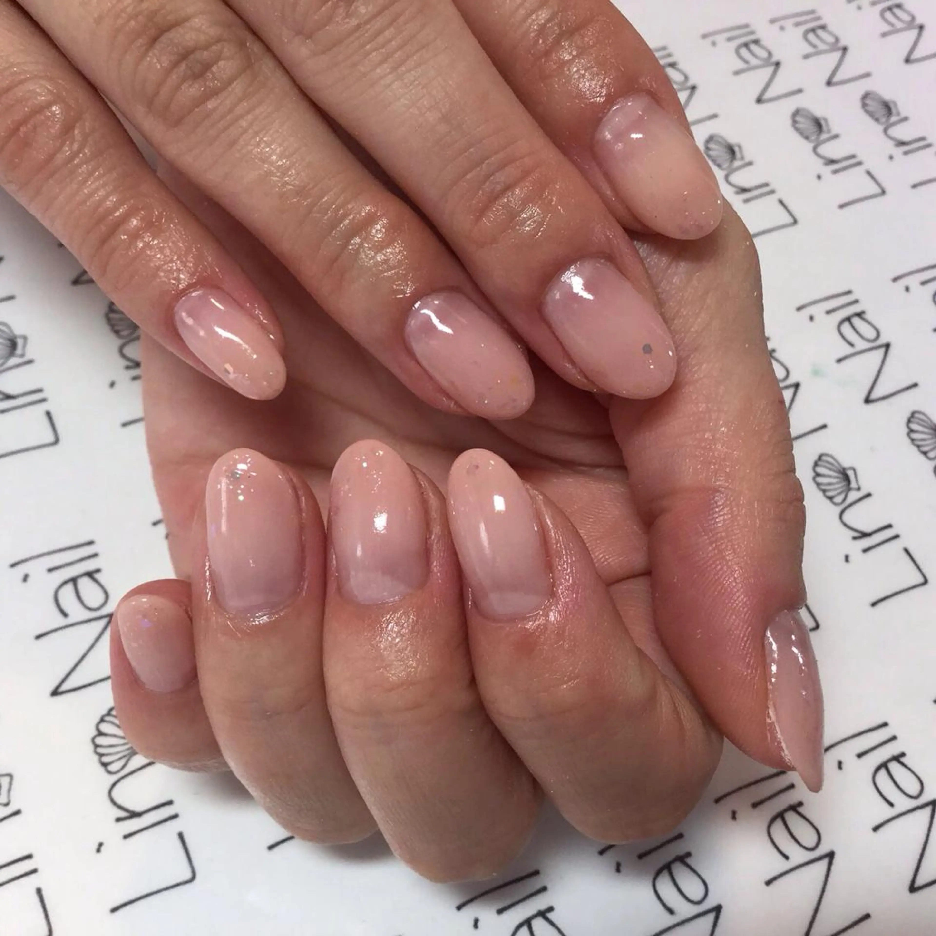 ショート ミディアム セミロング ネイル マツエク・マツパ グラデーション ラメ(グリッター) シンプルネイル Lino Nail(リノネイル)所属・Lino Nail sekitomiのネイルデザイン