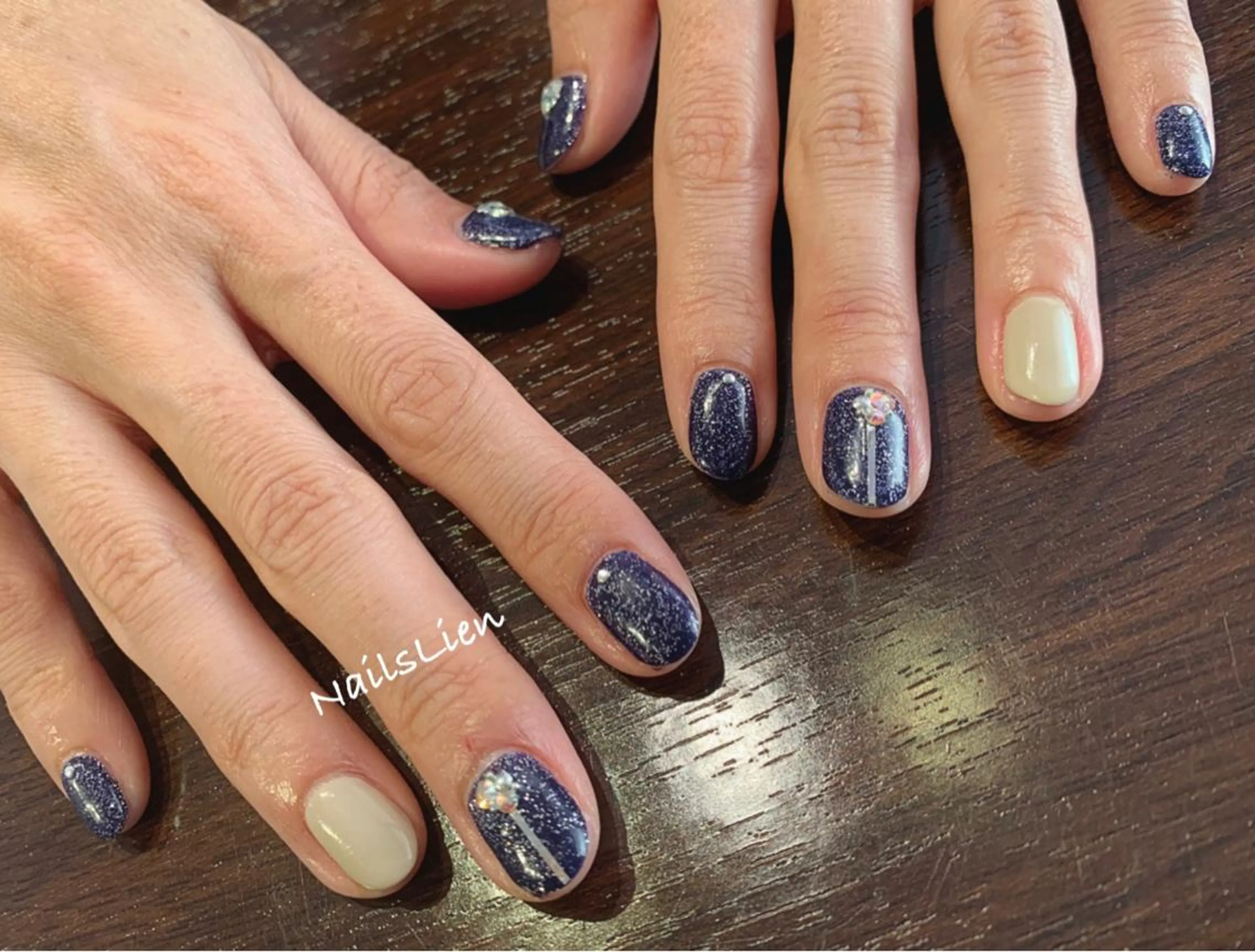 ネイル ワンカラーネイル 冬ネイル 凛 リンのネイルデザイン