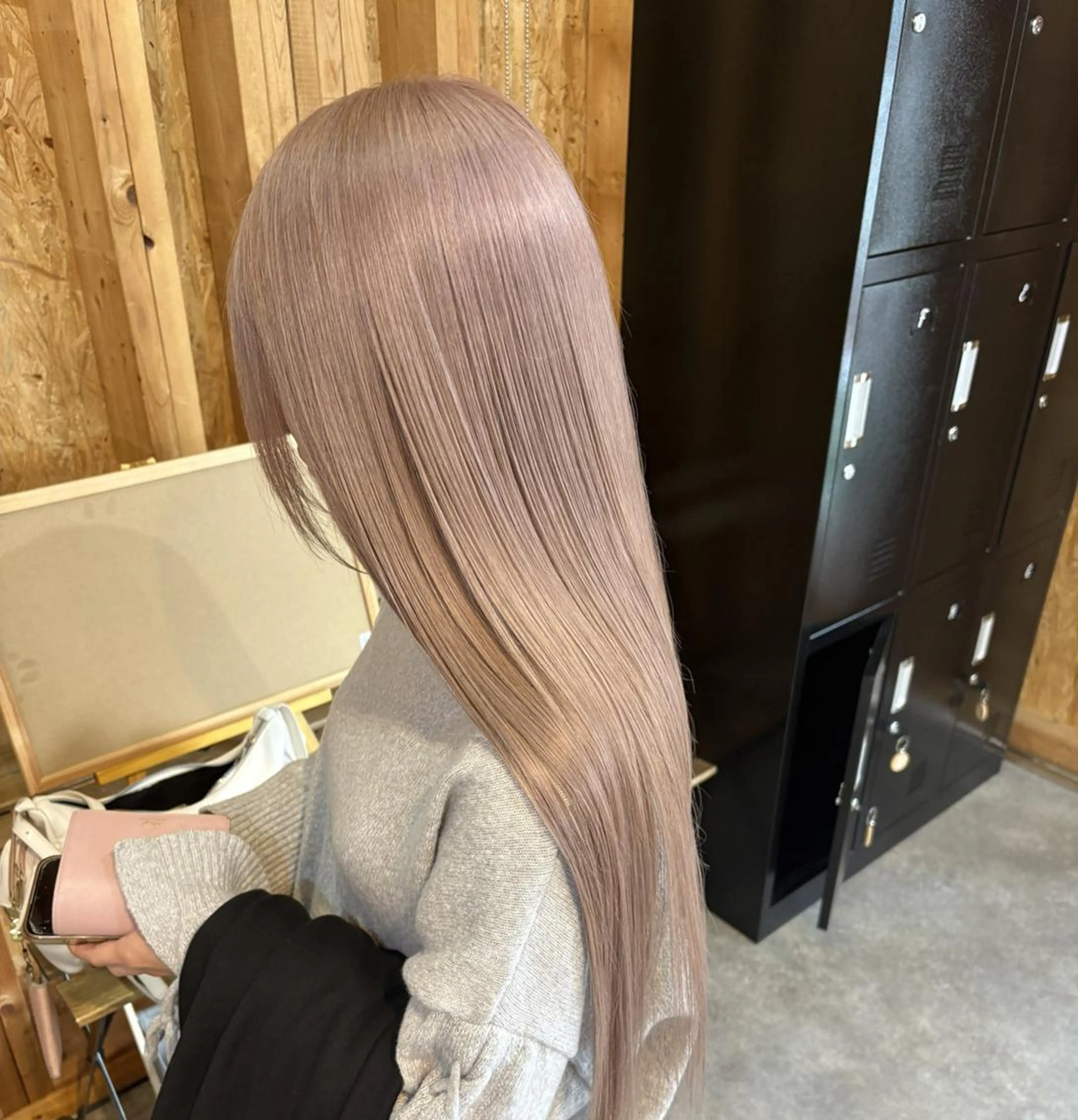 セミロング 赤味ゼロ✨️透ける ハイトーン😇ハルキのヘアスタイル