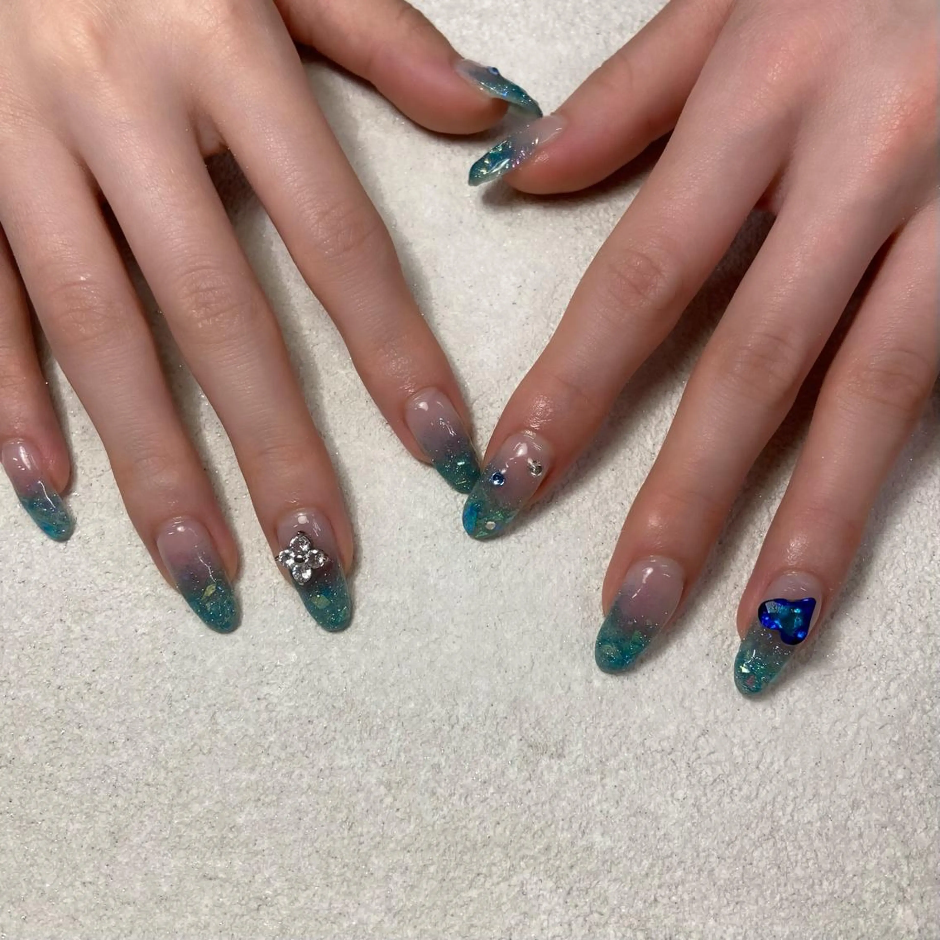 ネイル HIKARI 4uまつ毛ネイルのネイルデザイン