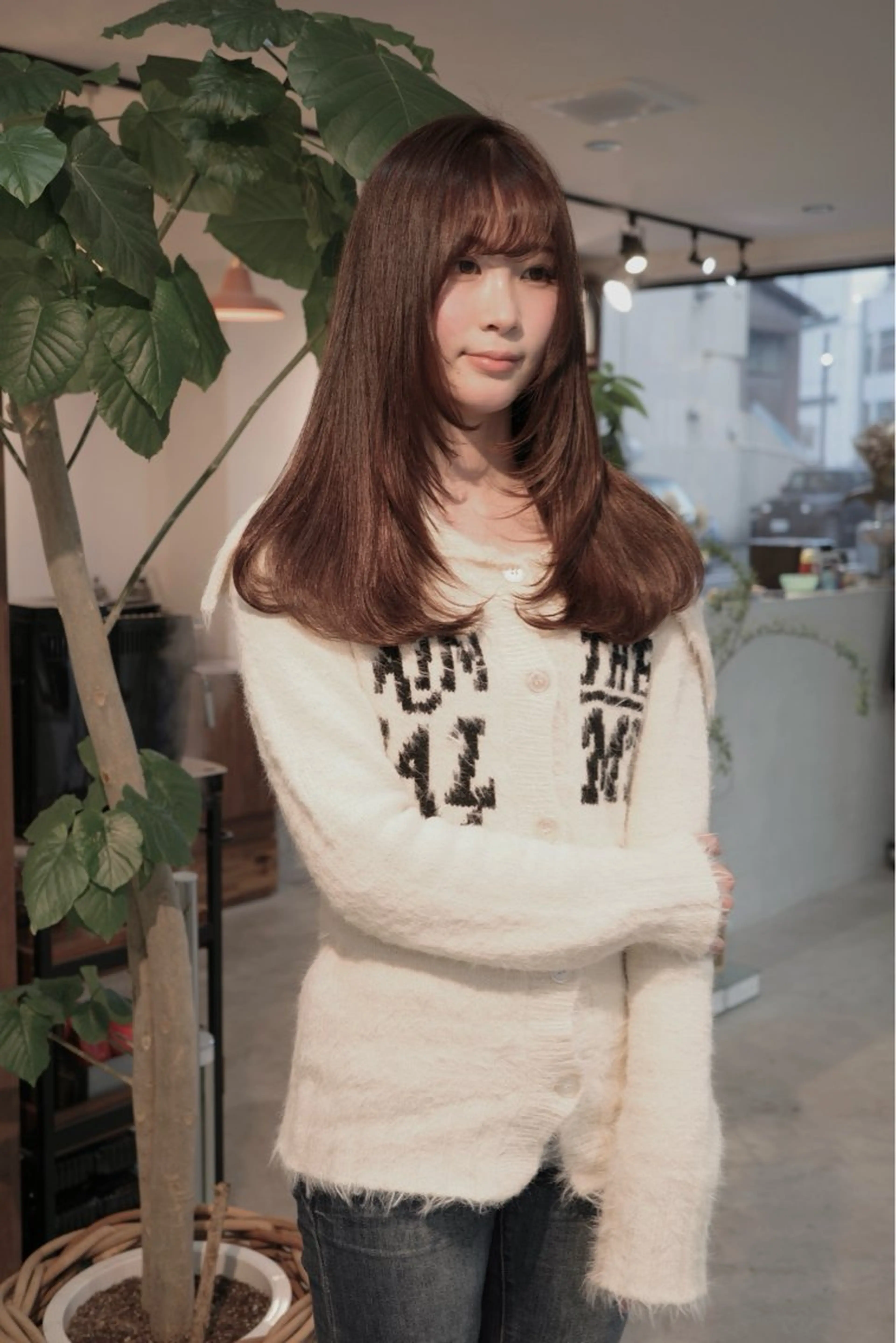 ロング カラー 顔周りカット レイヤーカット ロング ヘアカラー トリートメント (h)wim ウィムのヘアスタイル