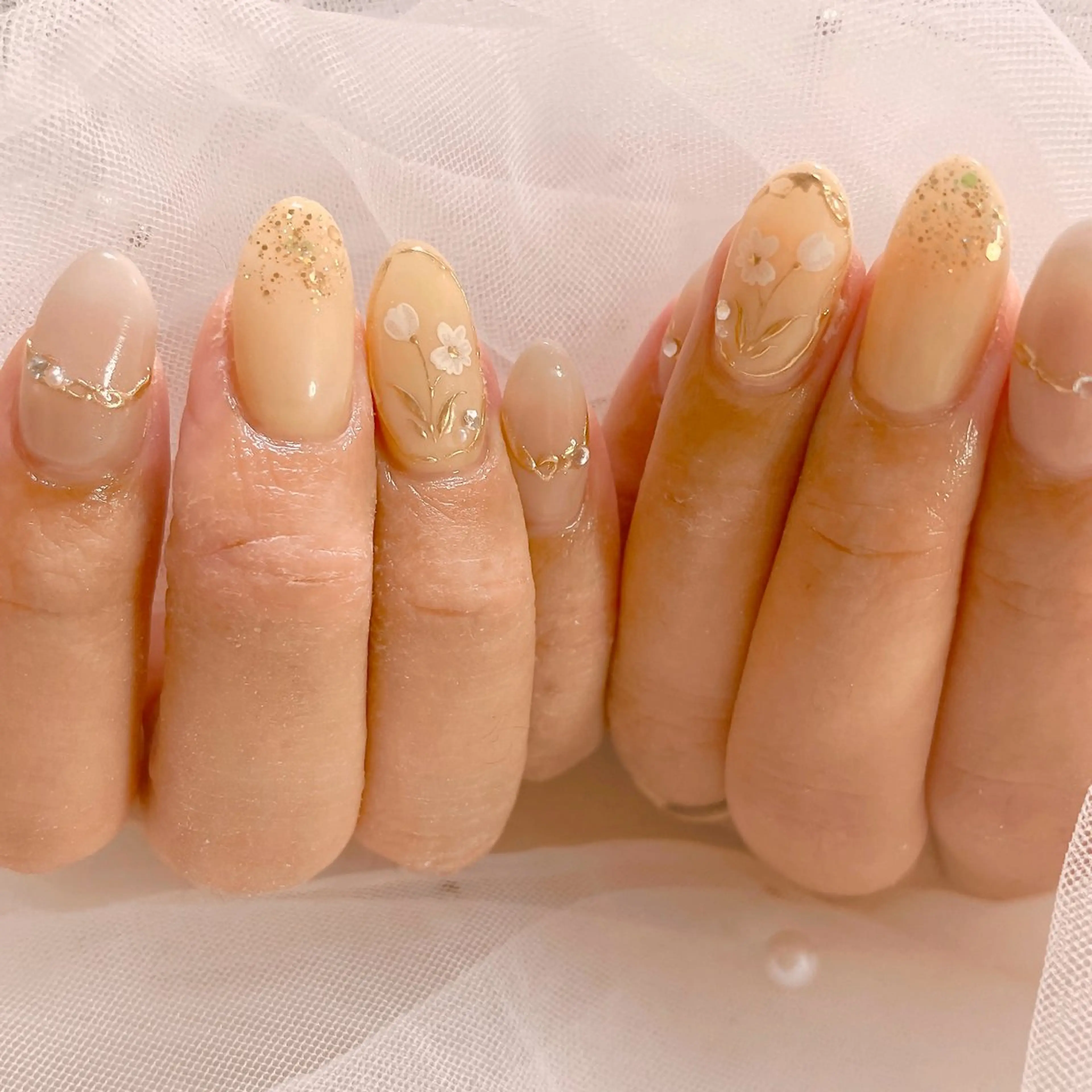 上品シンプル10本デザイン｜¥4,000（他店オフ込）　　　オフィスネイルやワンホンネイルの写真