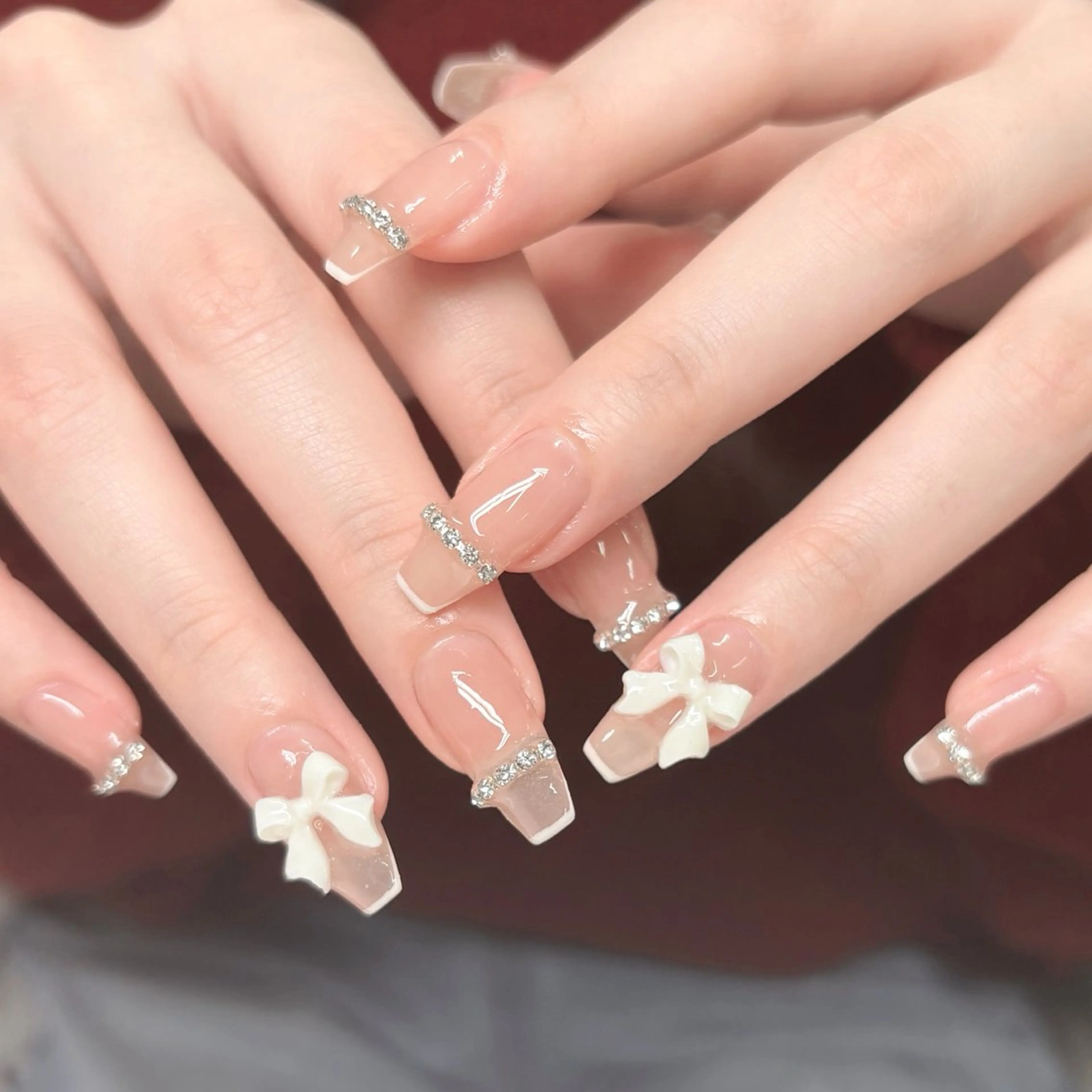 ネイル フレンチネイル リボン ワンホンネイル ハンドネイル FLY Nail Salonのネイルデザイン