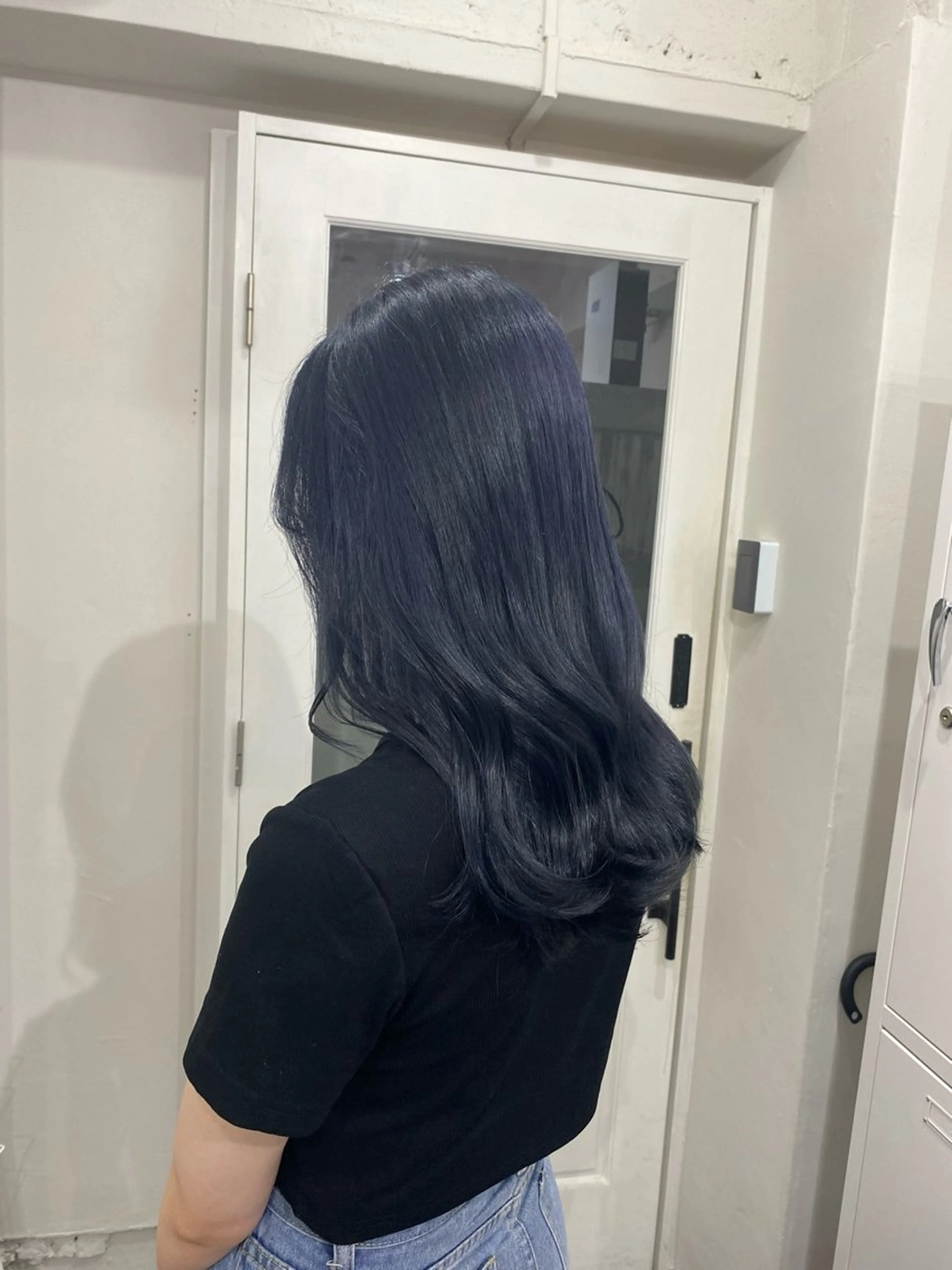 セミロング カラー ブリーチ ブルーカラー ネイビーカラー 楓🦋韓国系レイヤー / 透明感カラー🤍のヘアスタイル