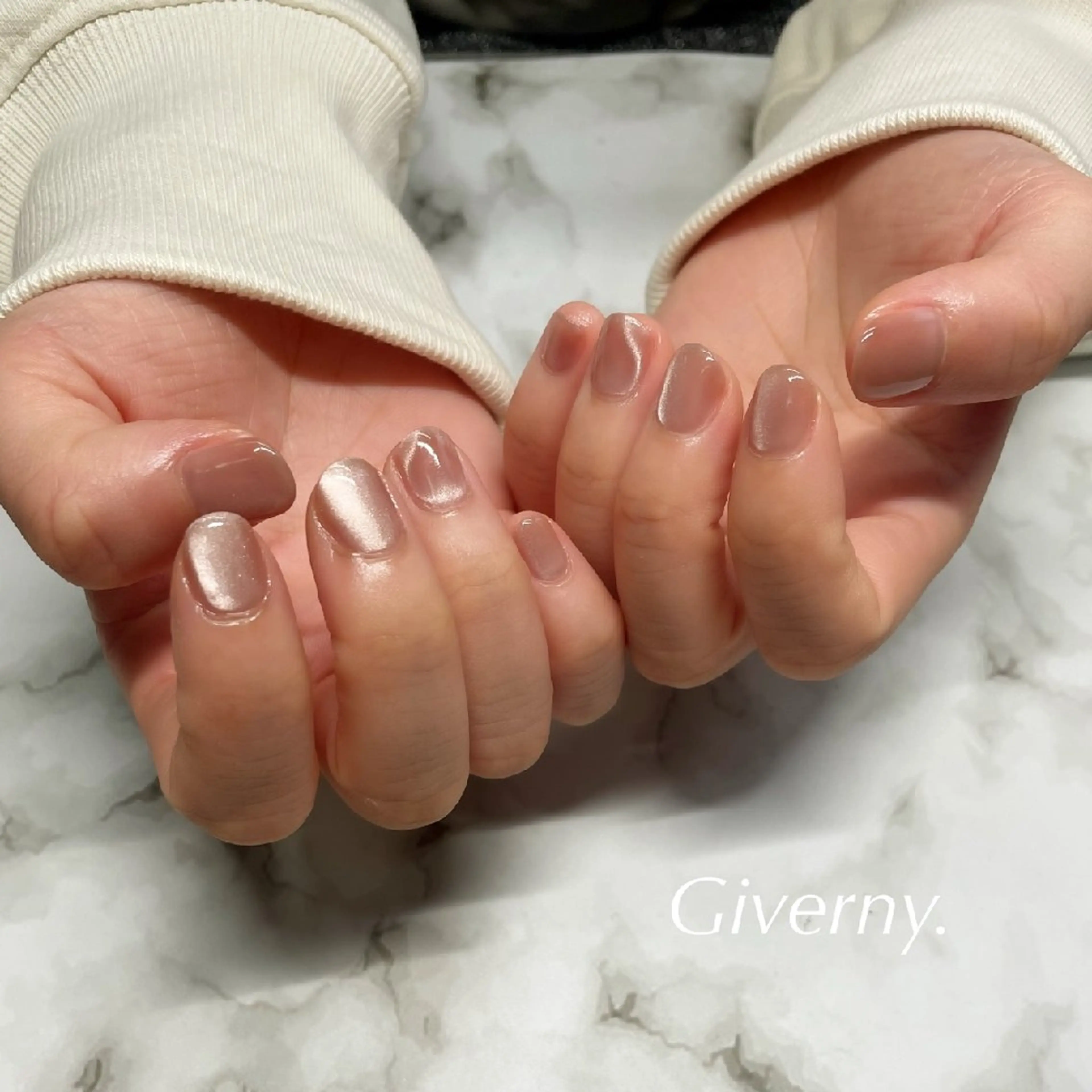 ネイル マグネットネイル ショートネイル 春ネイル ハンドネイル Giverny .のネイルデザイン