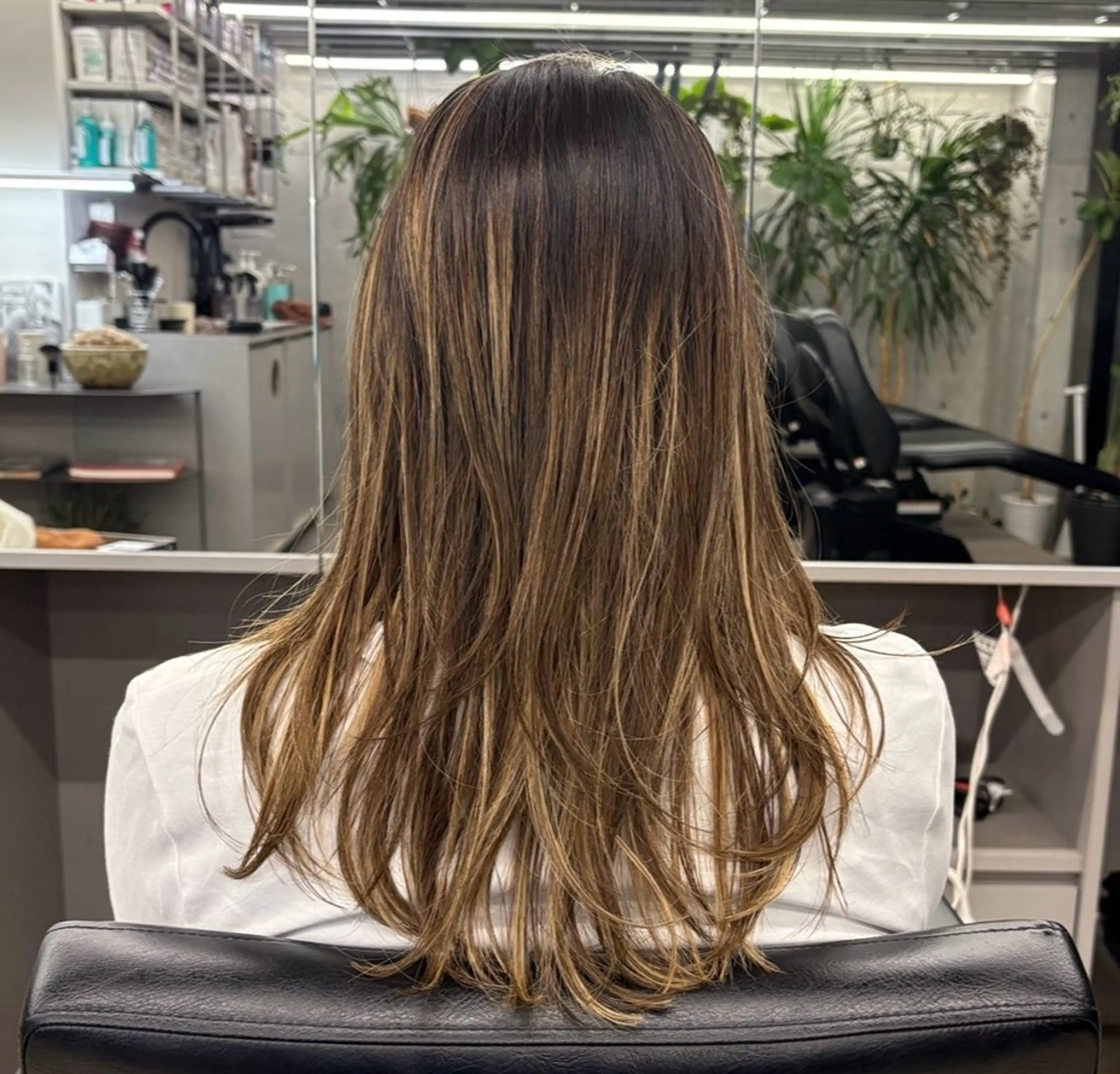 ミディアム フジイ トワのヘアスタイル