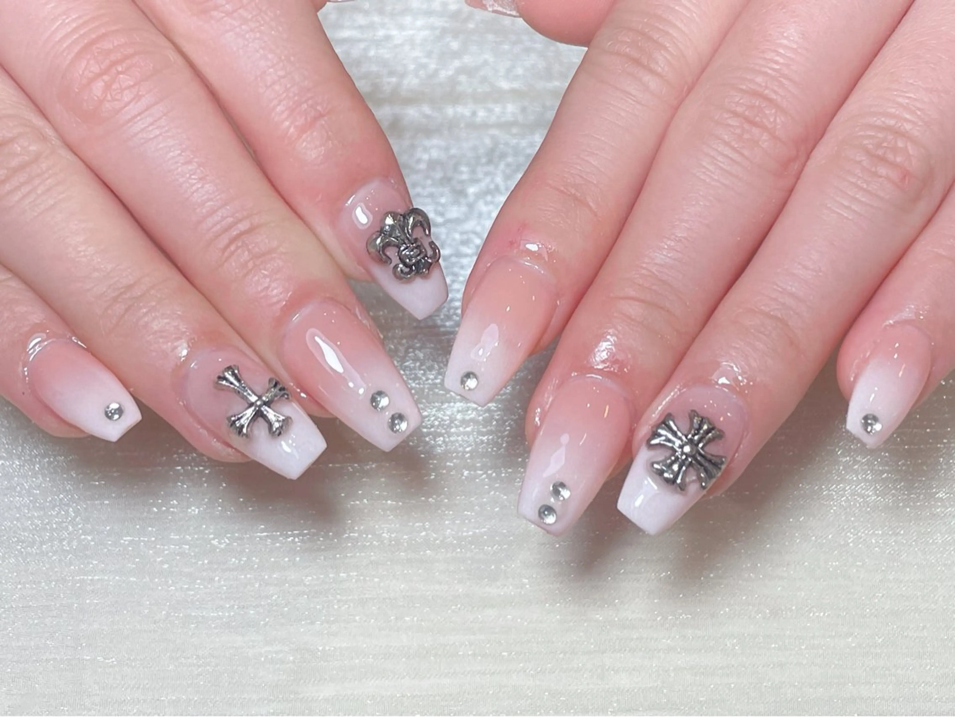 ネイル アートネイル オーロラネイル ガーリー キラキラネイル 韓国ネイル ハンドネイル 3_Leah_ Nailのネイルデザイン