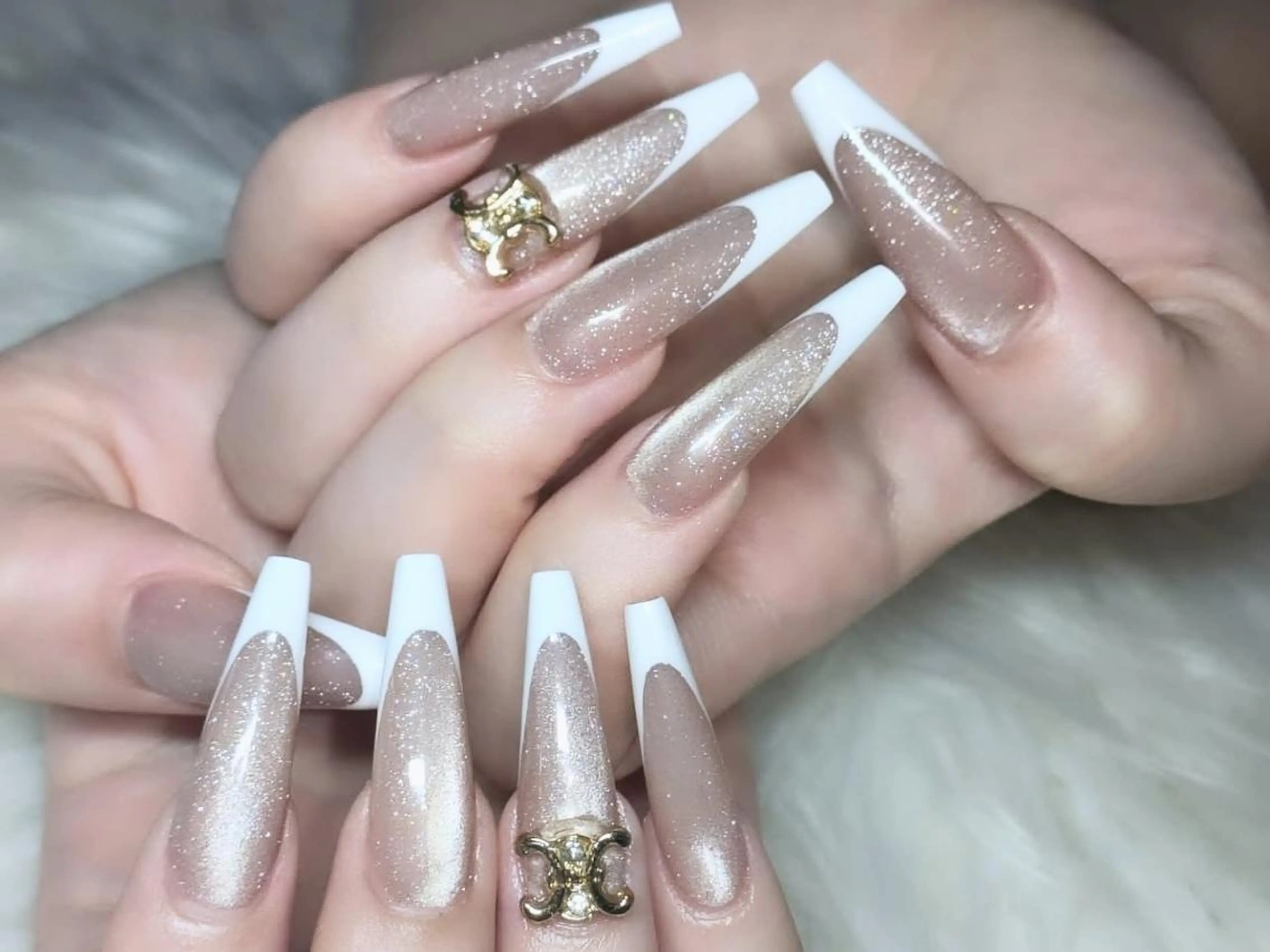 メンズ ネイル アートネイル フレンチネイル ジェルネイル キラキラネイル パラジェル Bloom kabukiのネイルデザイン