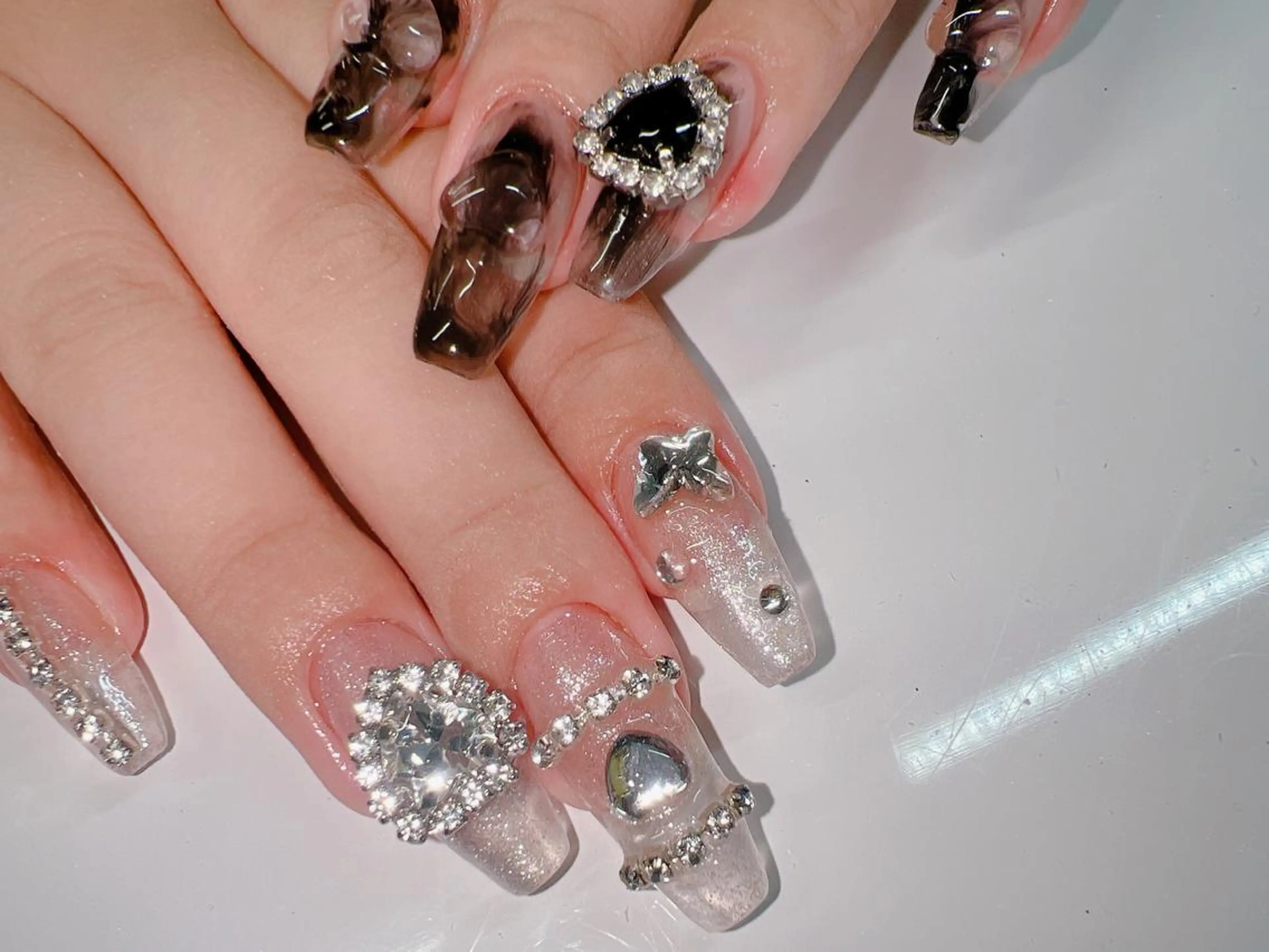 ネイル ハンドネイル Nail Salon L'arc所属・💊大阪/心斎橋 moni🧠のネイルデザイン