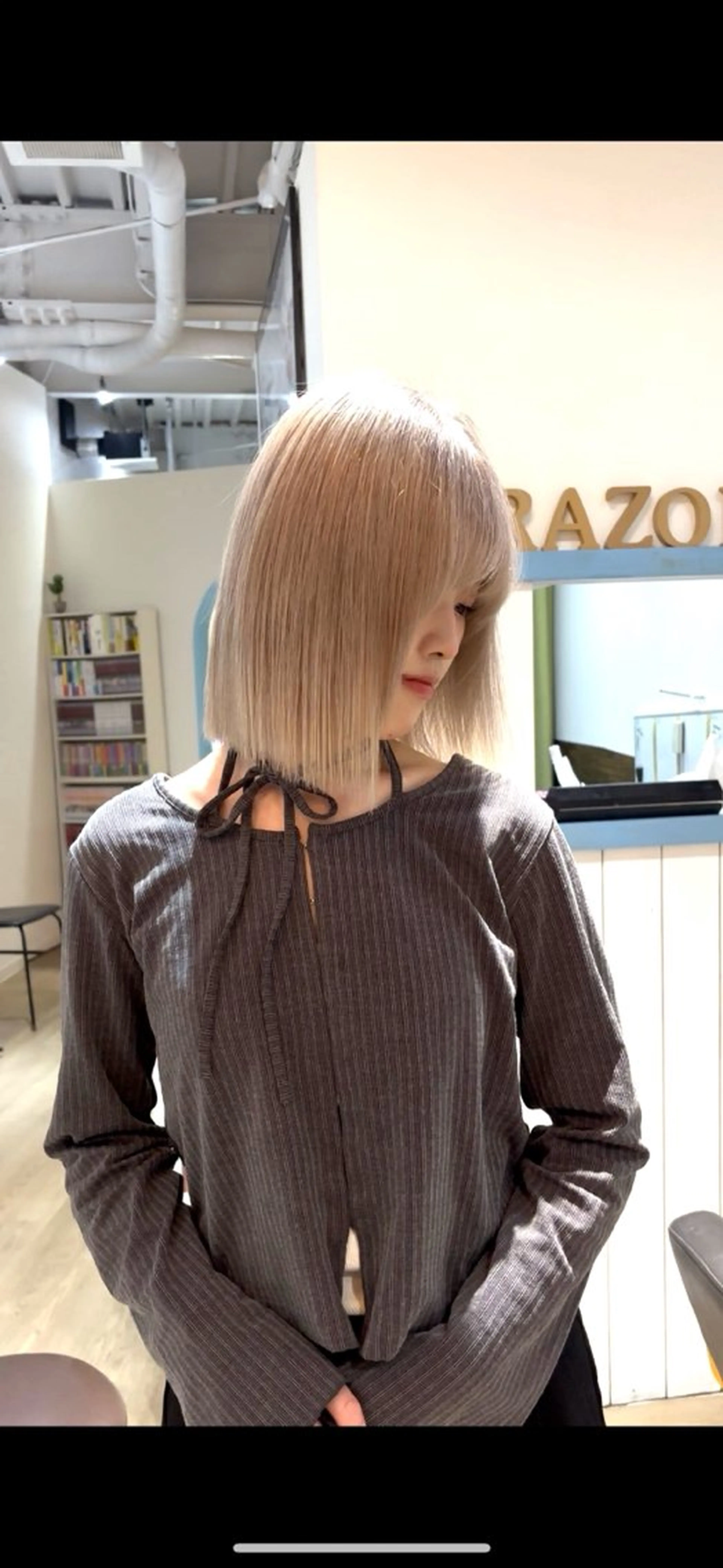 ミディアム カラー ベージュカラー 透明感カラー ハイトーンカラー カット ヘアカラー いなおか かなとのヘアスタイル