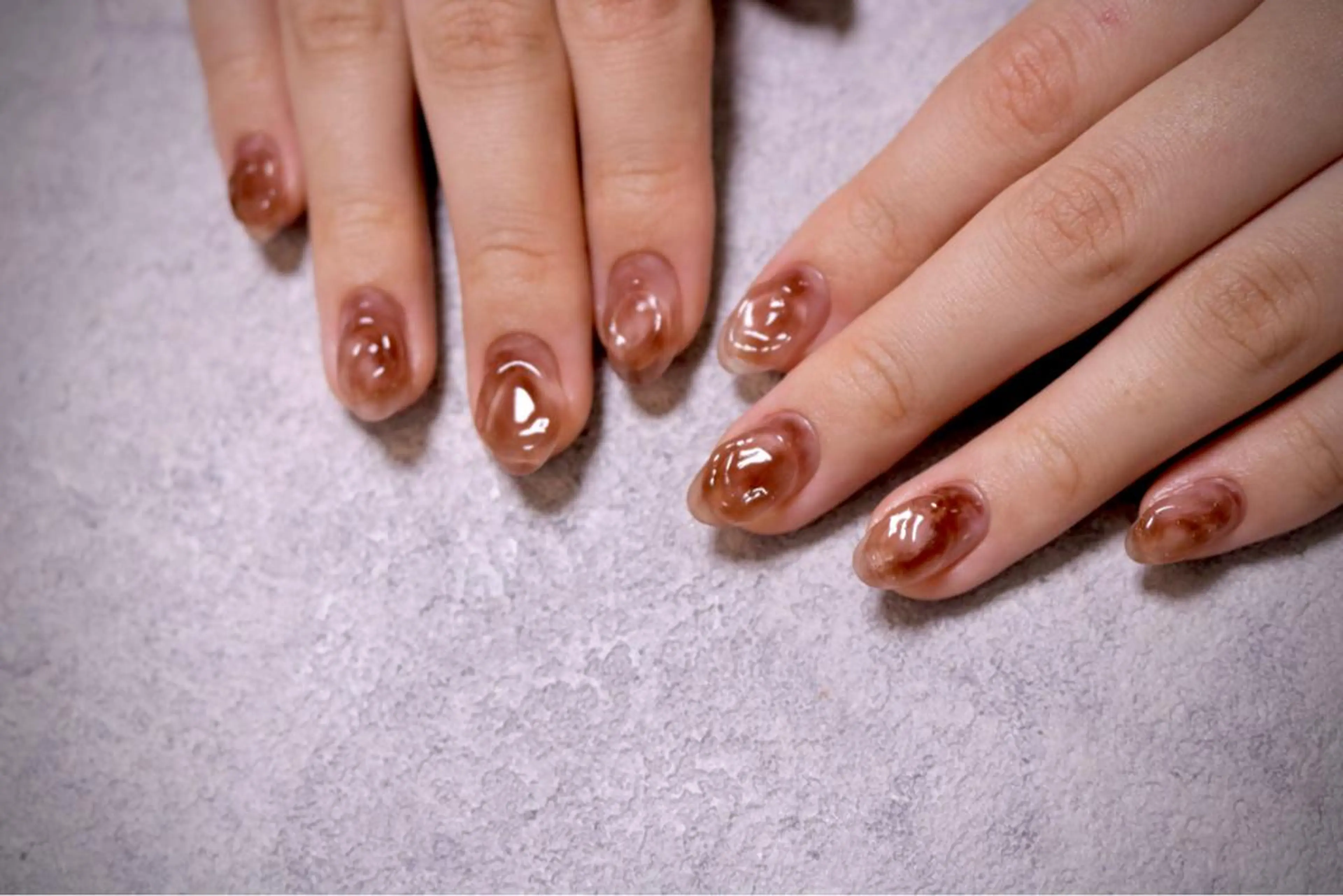 ネイル オーロラネイル カジュアル 長さ出し ジェルネイル 韓国ネイル ハンドネイル MH Nailのネイルデザイン