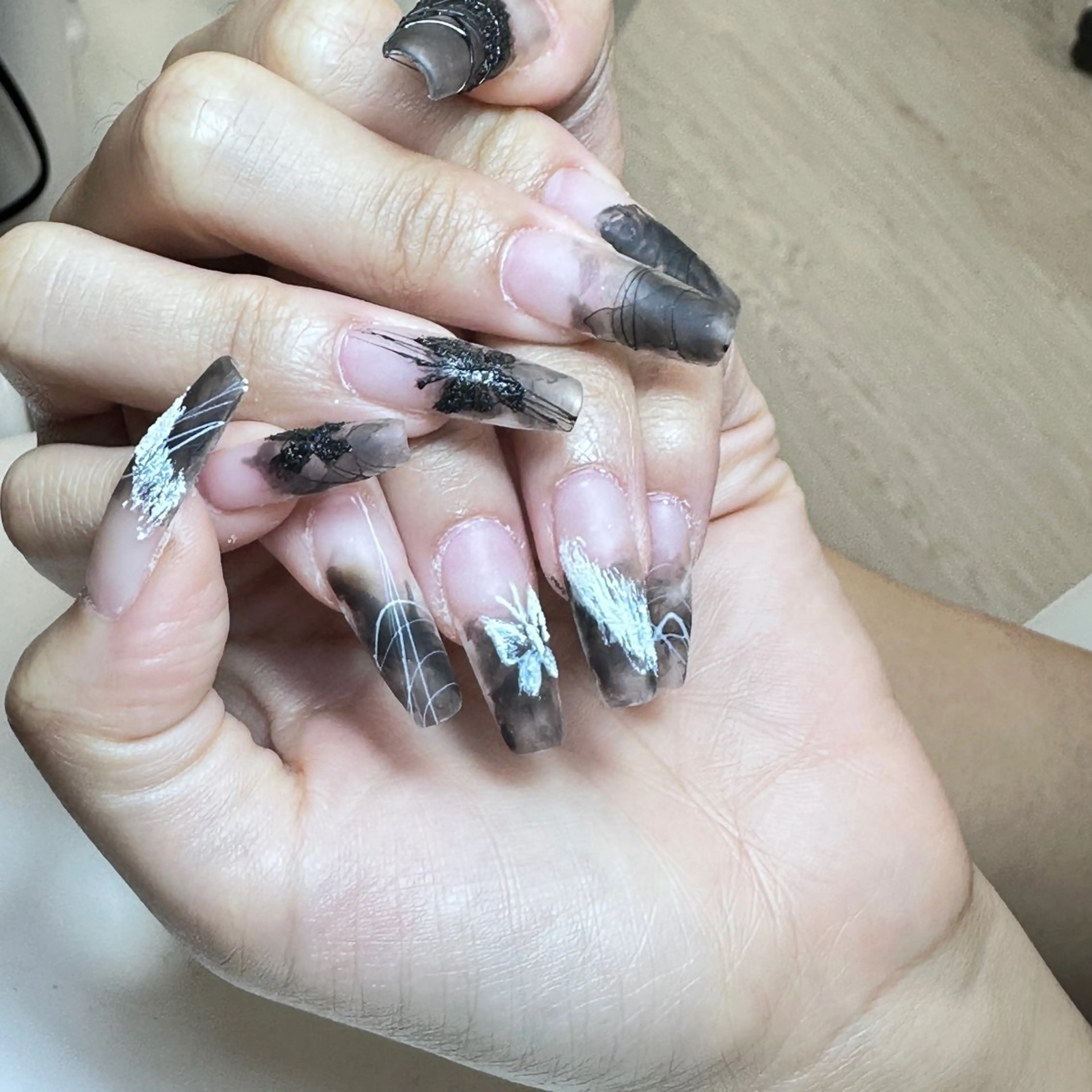 ネイル アートネイル オーロラネイル チークネイル 長さ出し フットネイル Anh 歌舞伎町のネイルデザイン