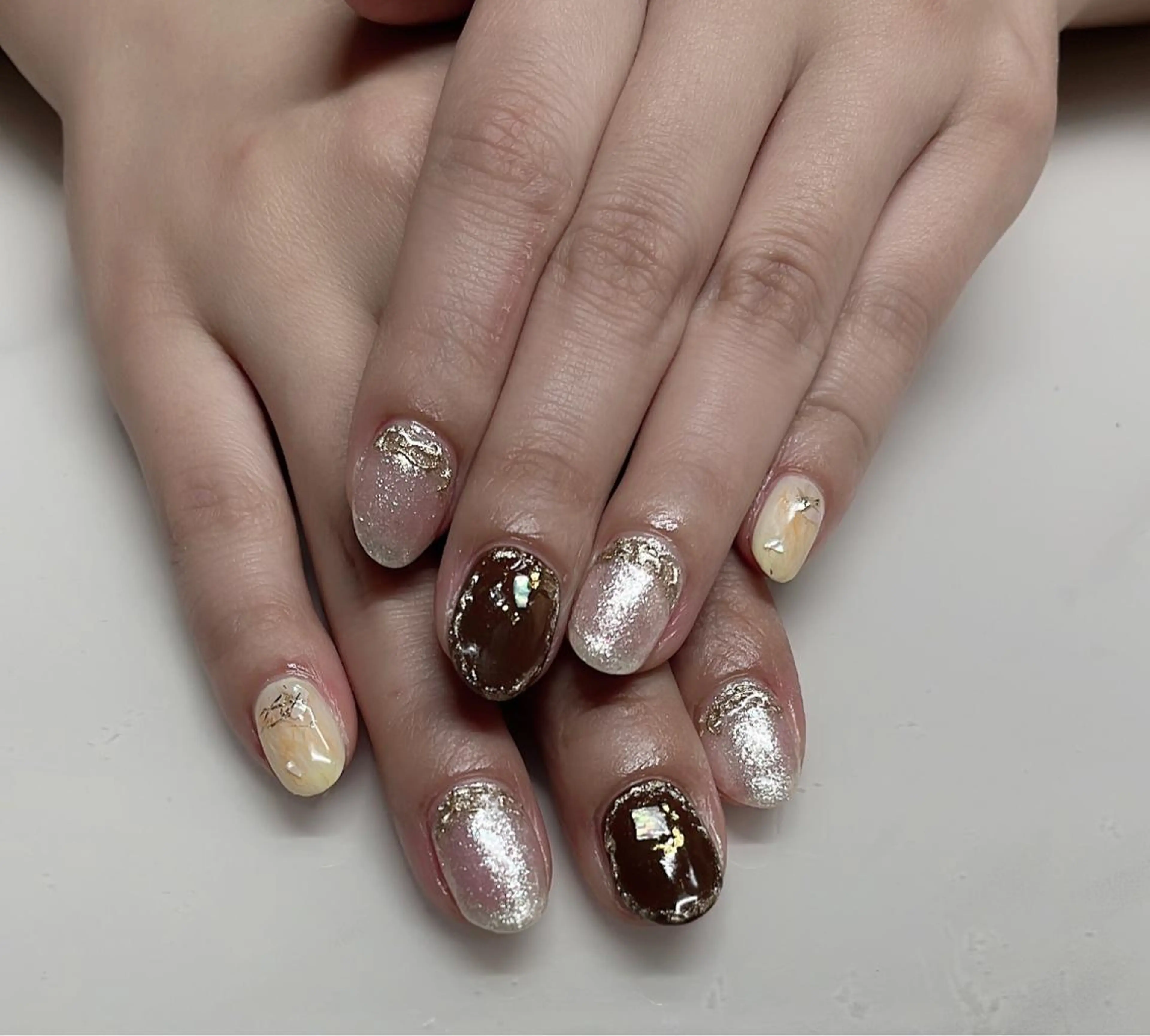 ネイル オーロラネイル べっ甲ネイル クリアネイル 氷ネイル・うるうるネイル 韓国ネイル ハンドネイル KARI ネイルサロンのネイルデザイン