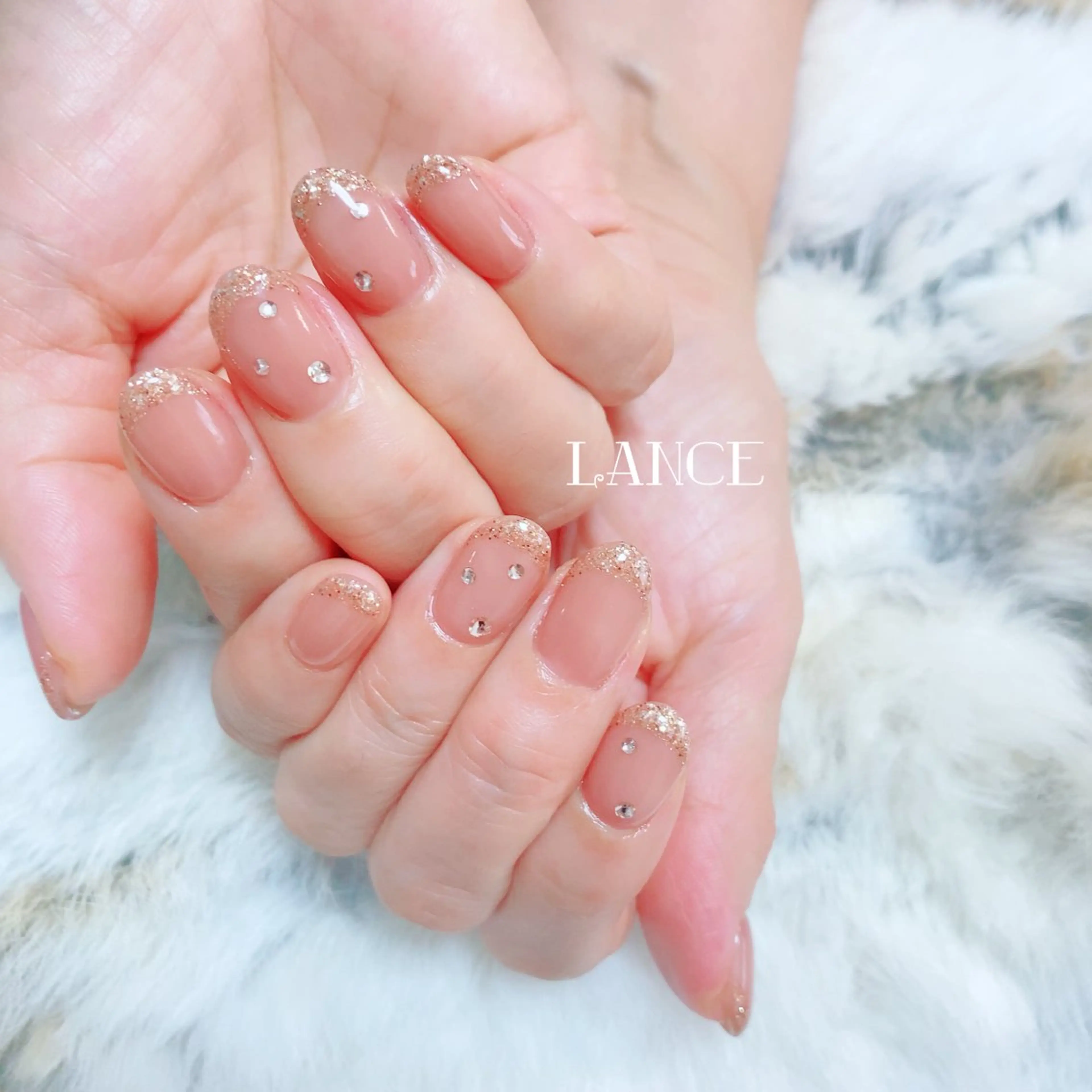 ネイル オーロラネイル フレンチネイル キラキラネイル ニュアンスネイル ピンク ハンドネイル Lance nailのネイルデザイン