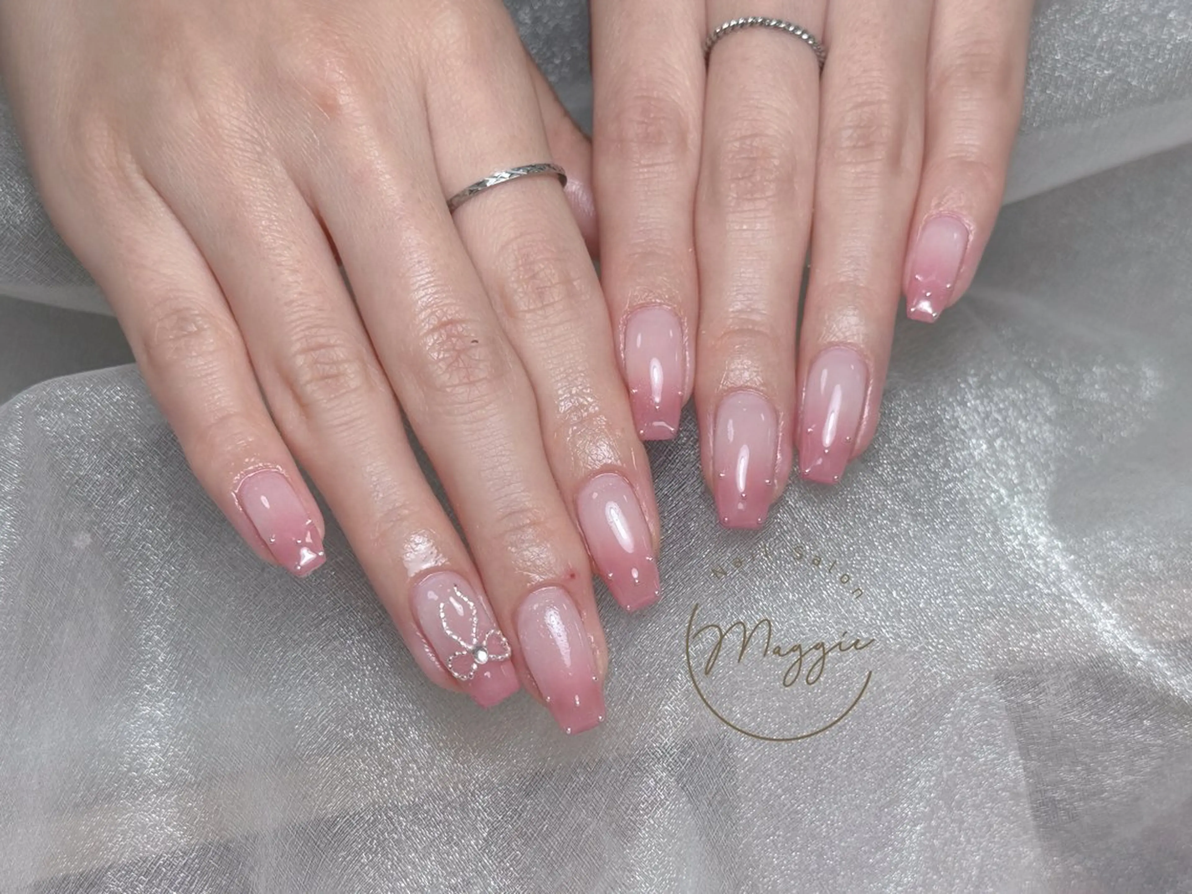 ネイル Maggie Nail🦩のネイルデザイン