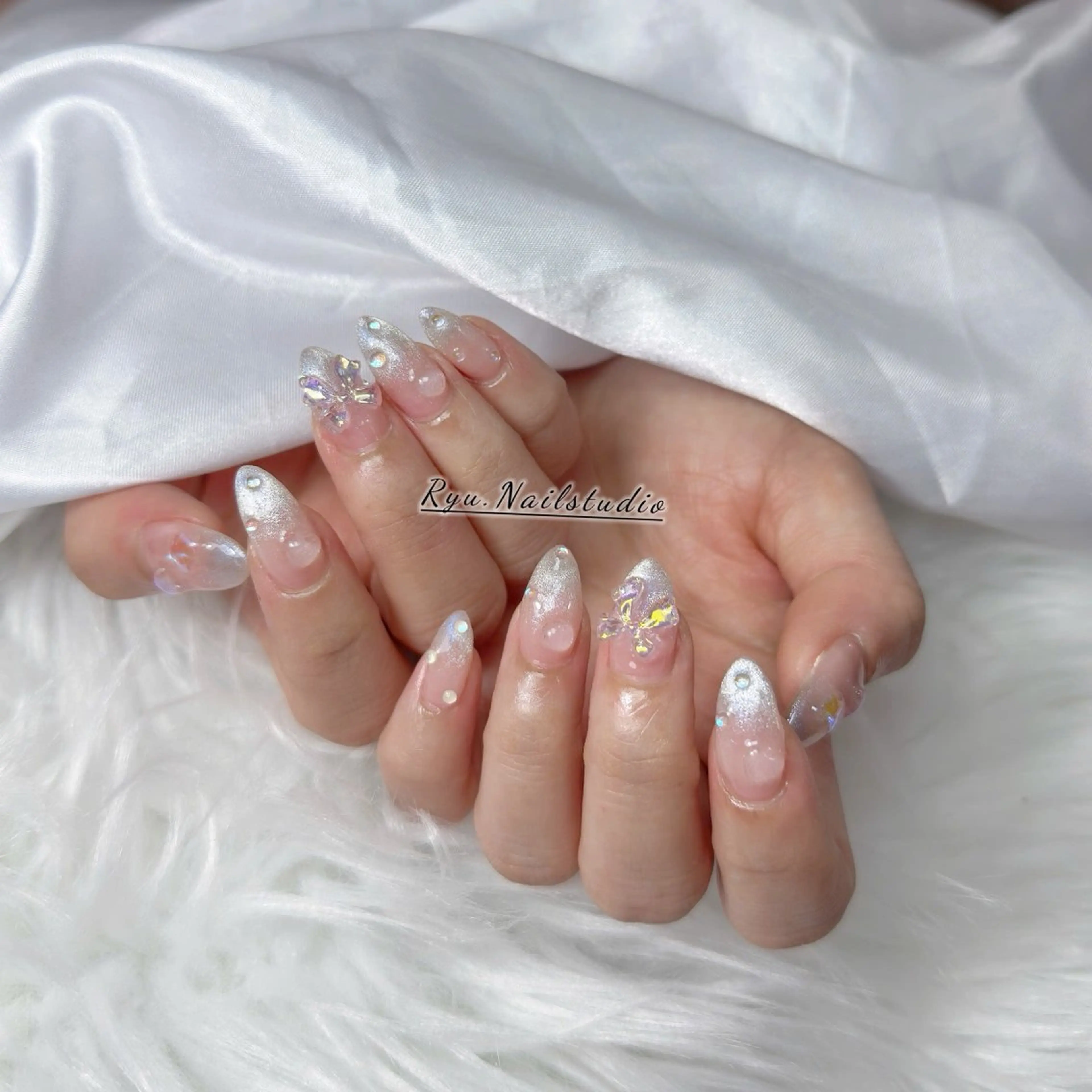 ネイル アートネイル フラワーネイル フレンチネイル ジェルネイル グラデーション ハンドネイル Ryunail所属・Ryu Nail NekoChanのネイルデザイン