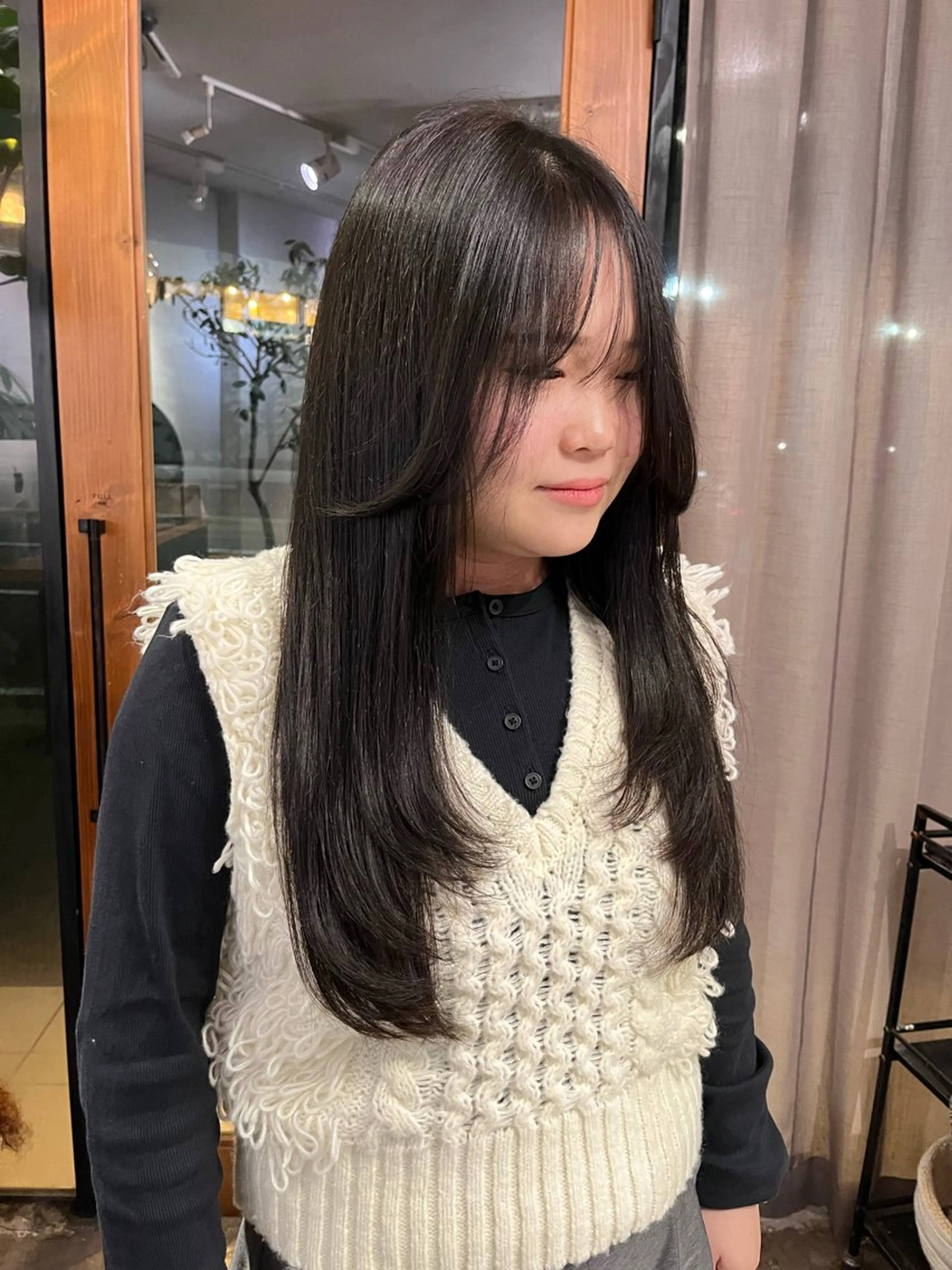 ロング カラー 透明感カラー 顔周りカット レイヤーカット 友 美海のヘアスタイル