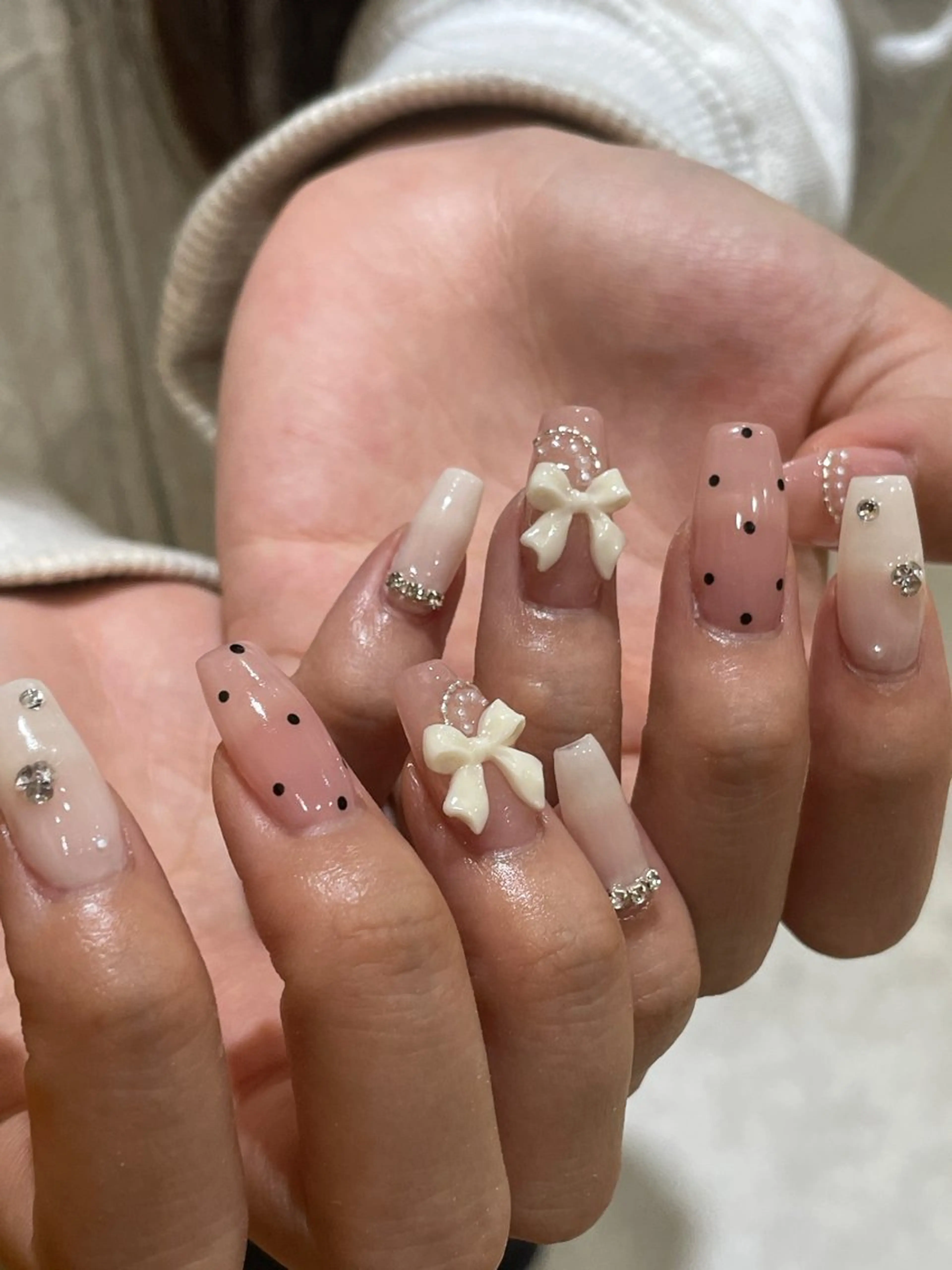 シンプル派向けしっかりアート👑🪡| 旅行などのイベントに向けてネイルされる方にオススメ🌿の写真
