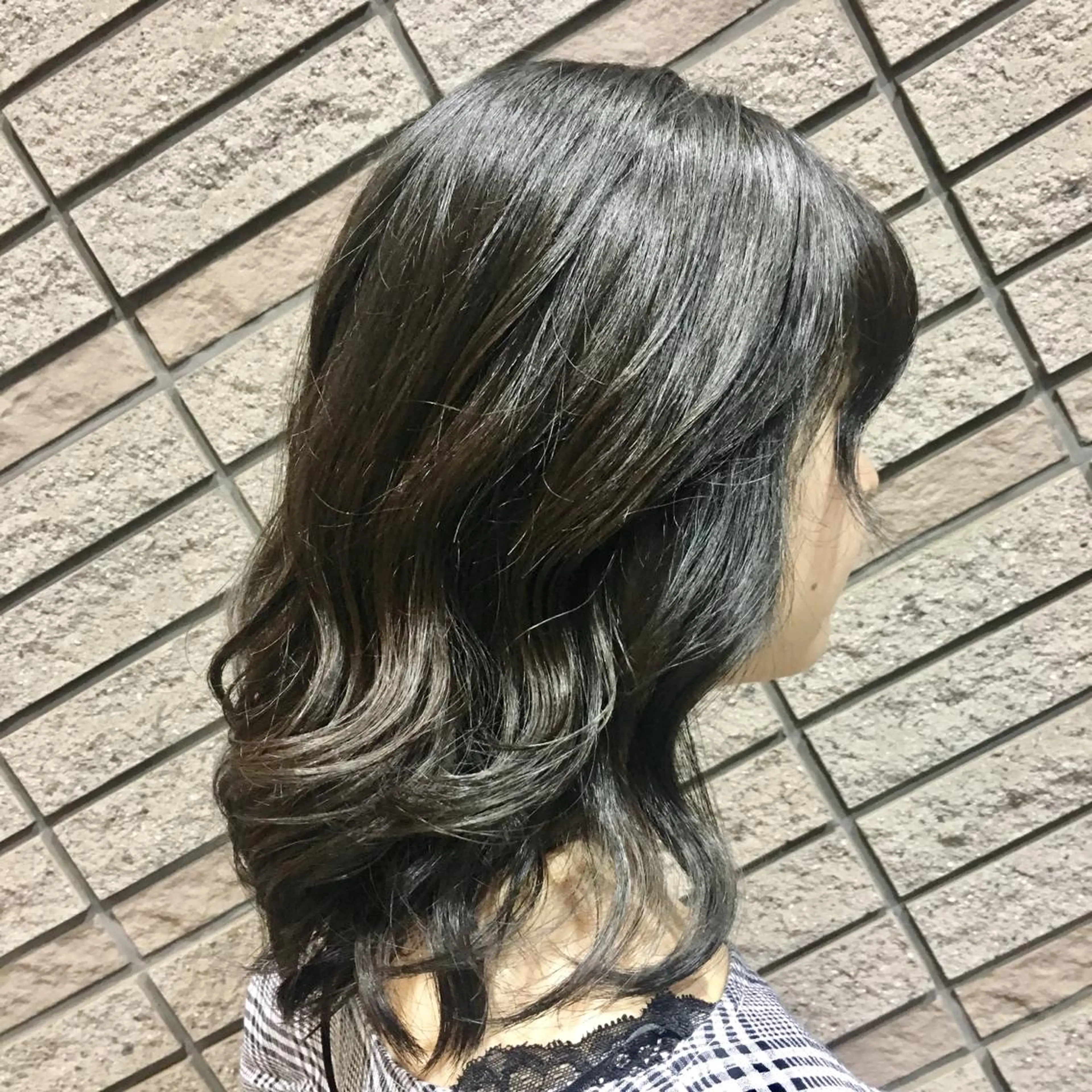 ミディアム カラー アッシュ ブルーカラー ブルーアッシュ カット ヘアカラー トリートメント N° jillva ♦️川端裕司♦️のヘアスタイル