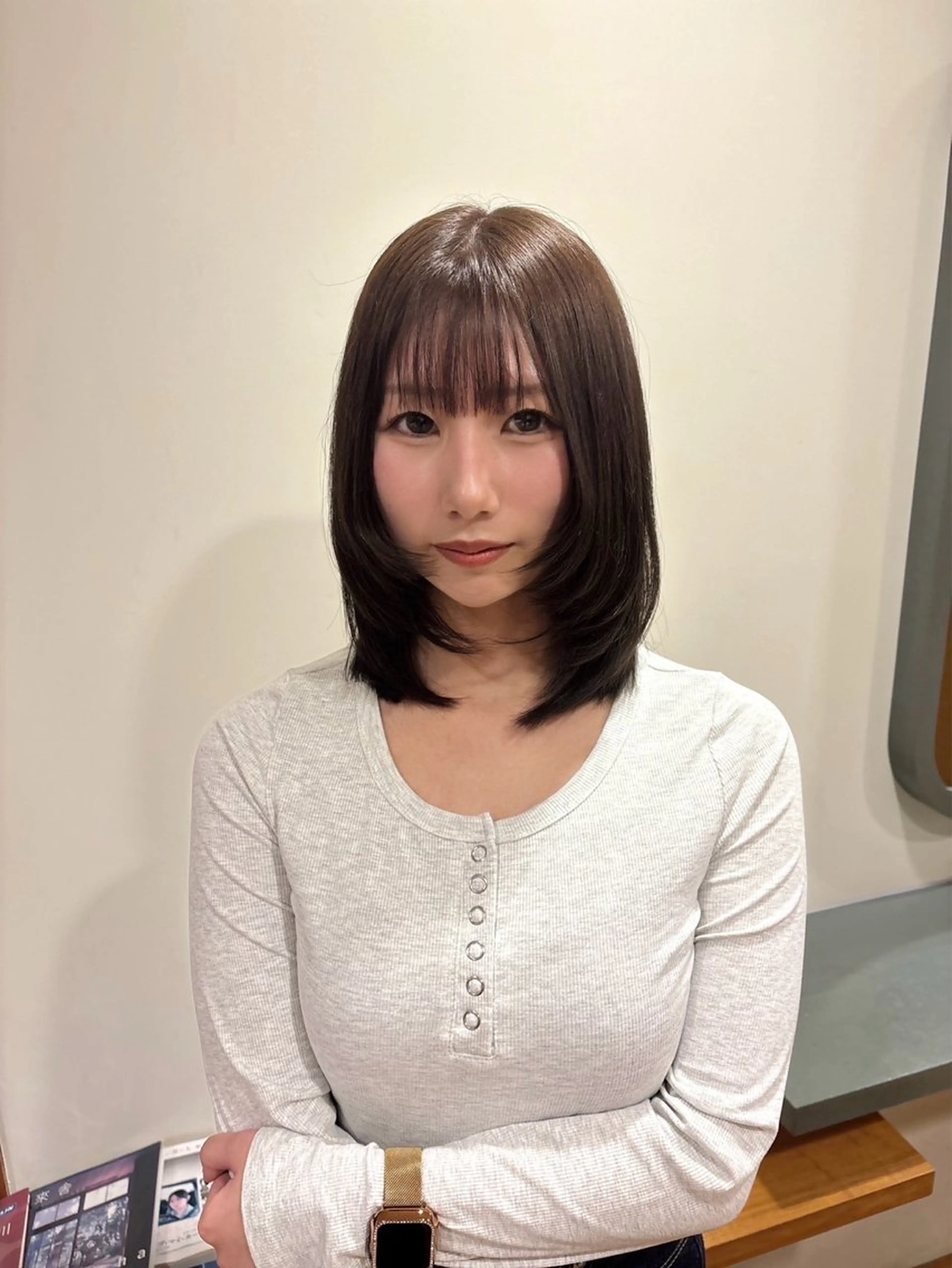 ミディアム カラー ブラウンカラー ナチュラルブラウン ヘアカラー Ludwig AIRIのヘアスタイル