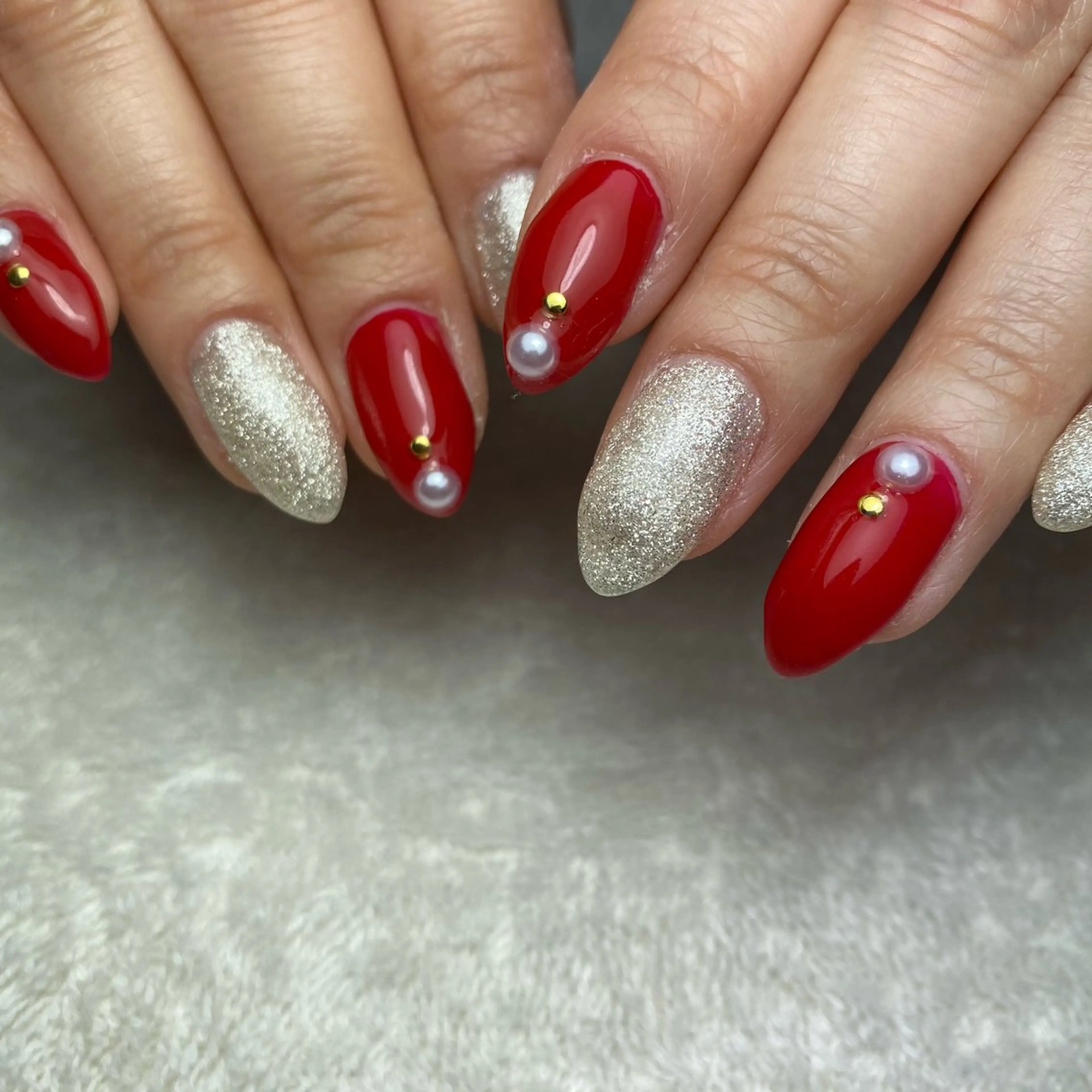 ネイル ロングネイル 赤色 ハンドネイル COCO+所属・COCO +のエステ・リラクイメージ