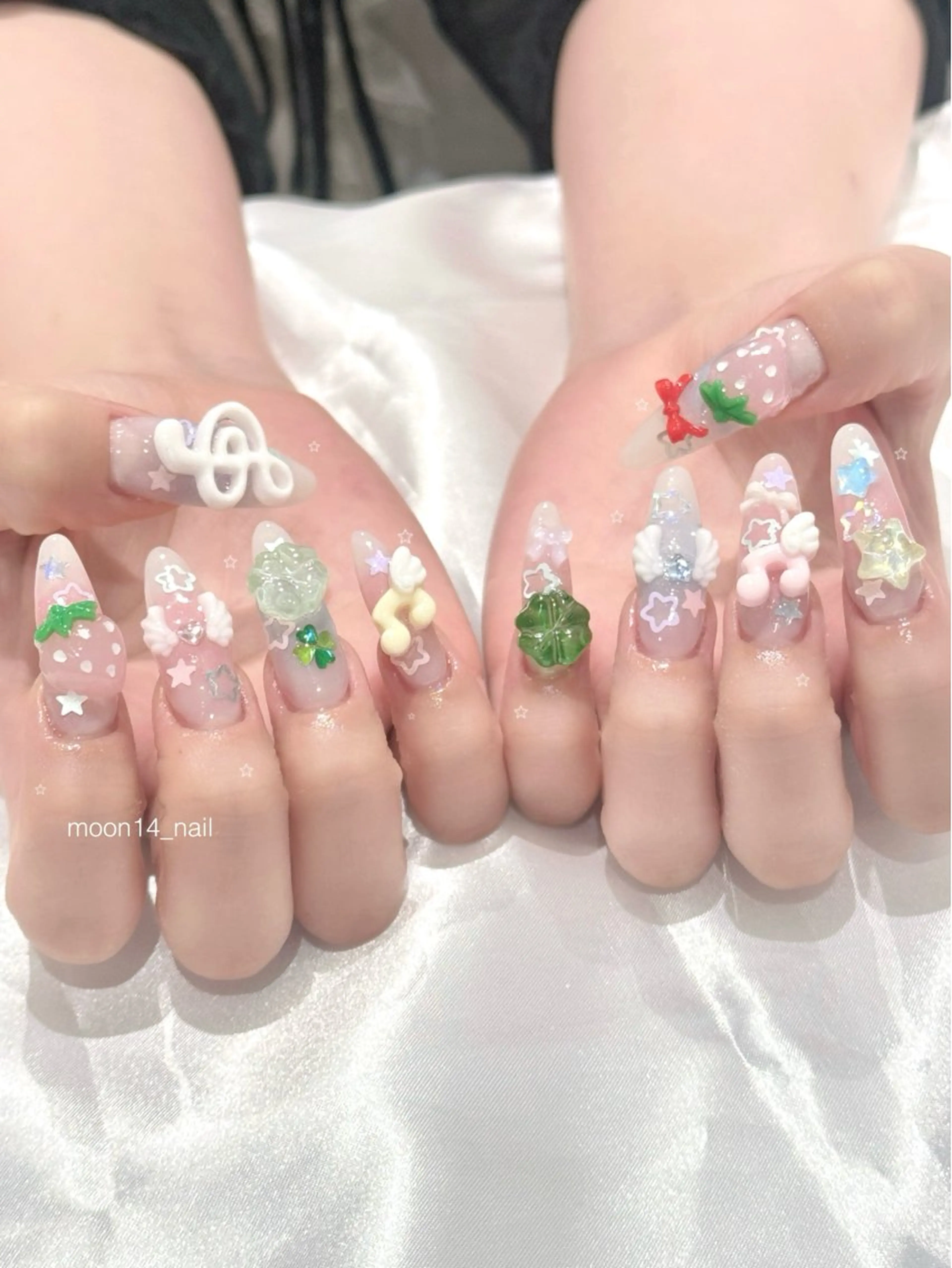 ネイル チークネイル ジェルネイル ガーリー パラジェル リボン ハンドネイル natsuki 💫のネイルデザイン