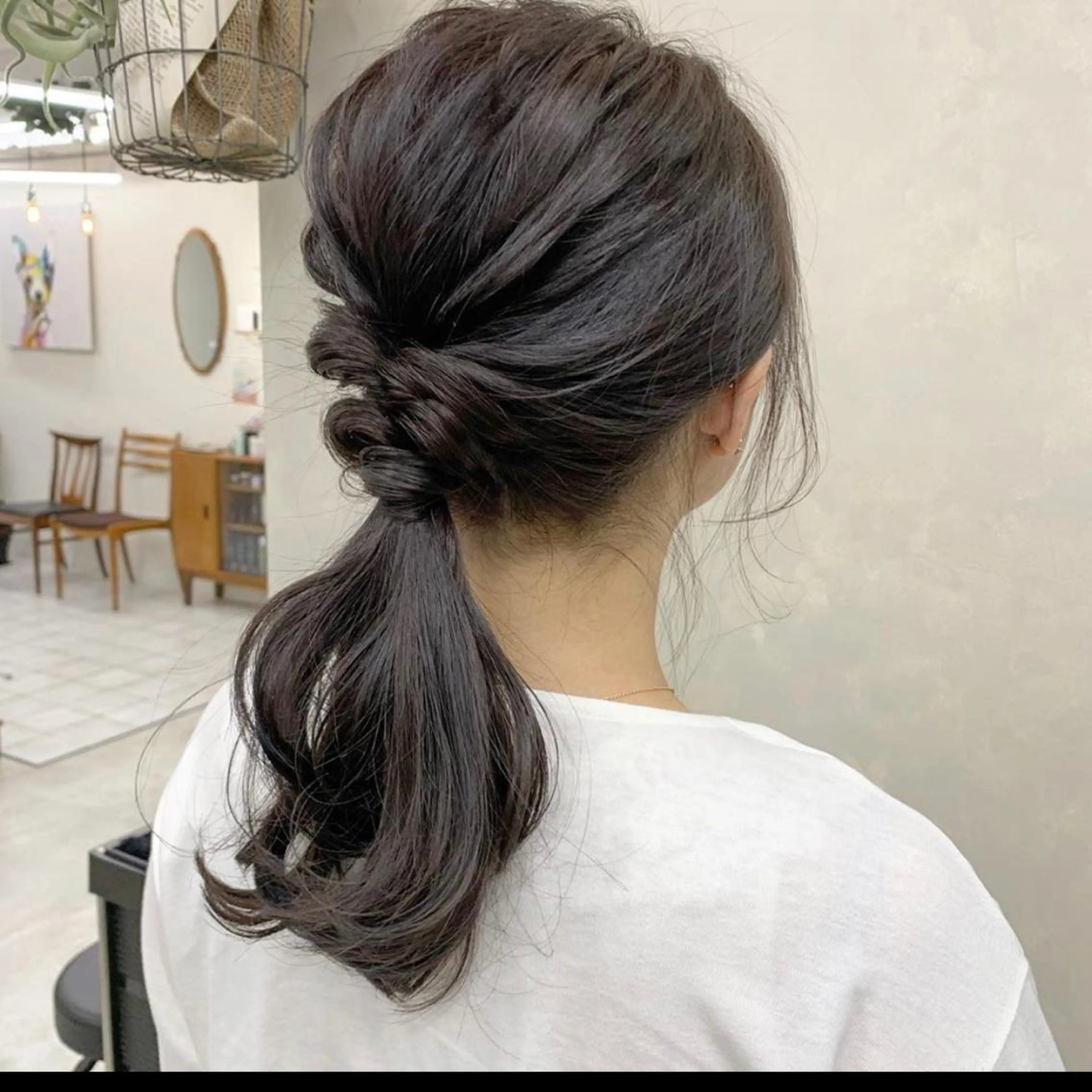 ミディアム カラー ヘアアレンジ グレージュ パープルカラー パープルグレージュ 簡単アレンジ タカミ荒子店所属・眉毛ワックス konomiの眉毛・アイブロウイメージ