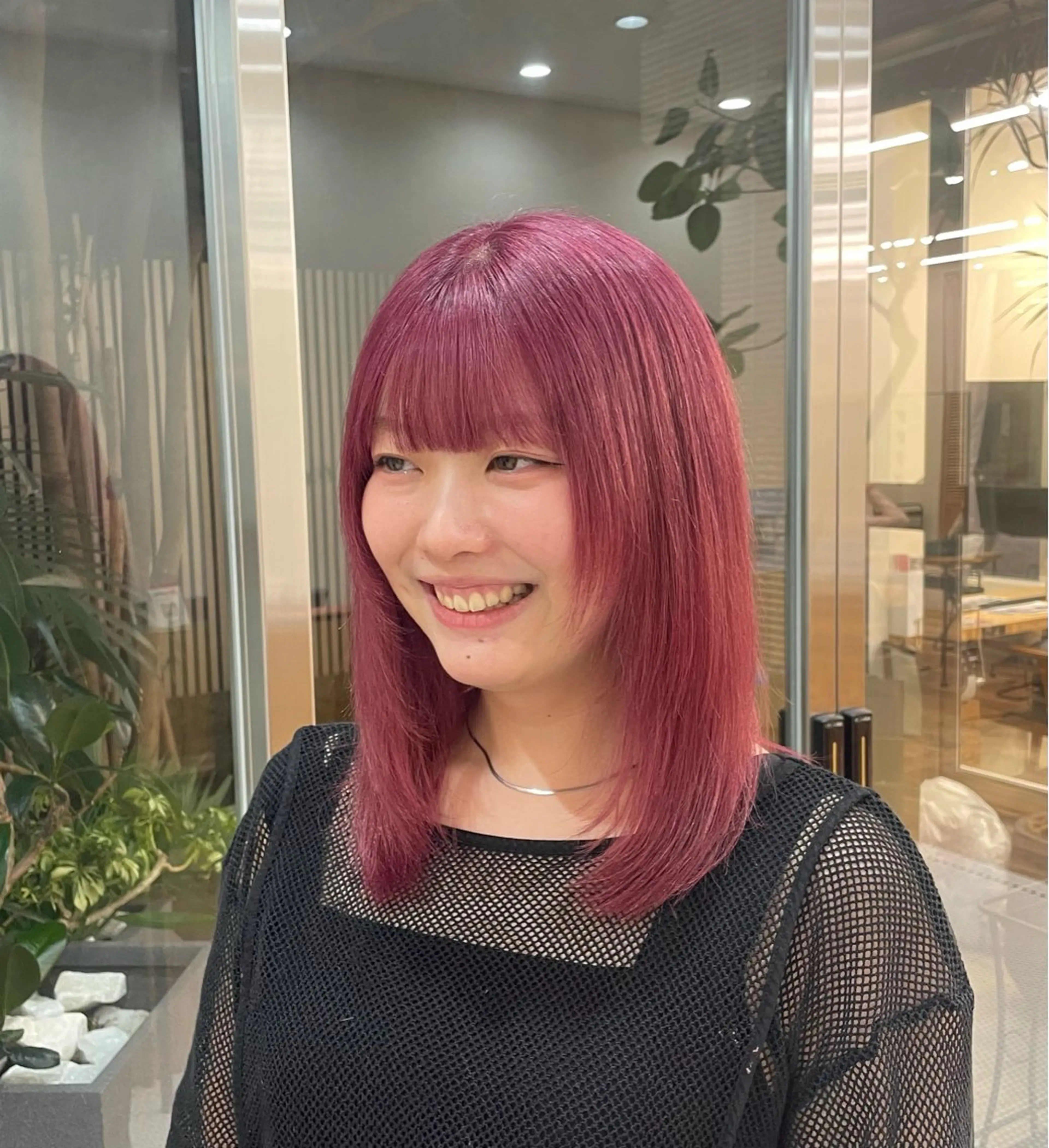 セミロング ブリーチカラー/ 細川はるかのヘアスタイル