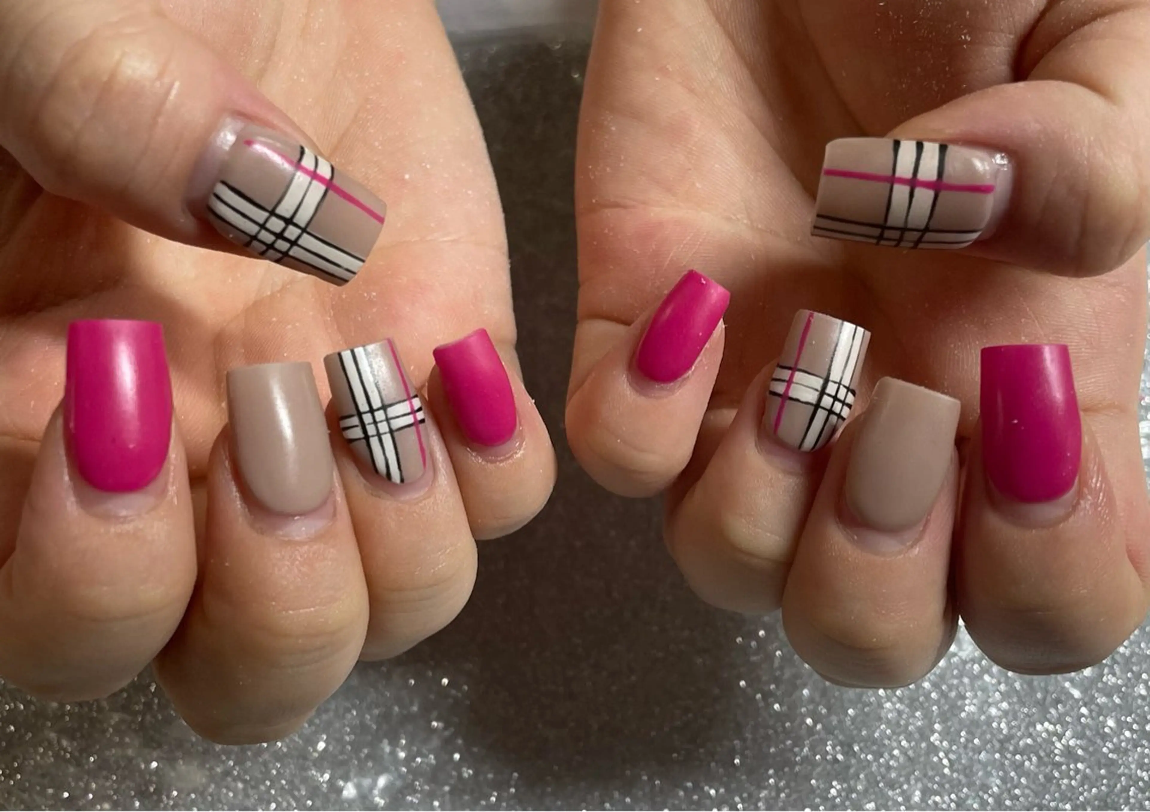 ネイル ハンドネイル VIERU 🌈🎀💖のネイルデザイン