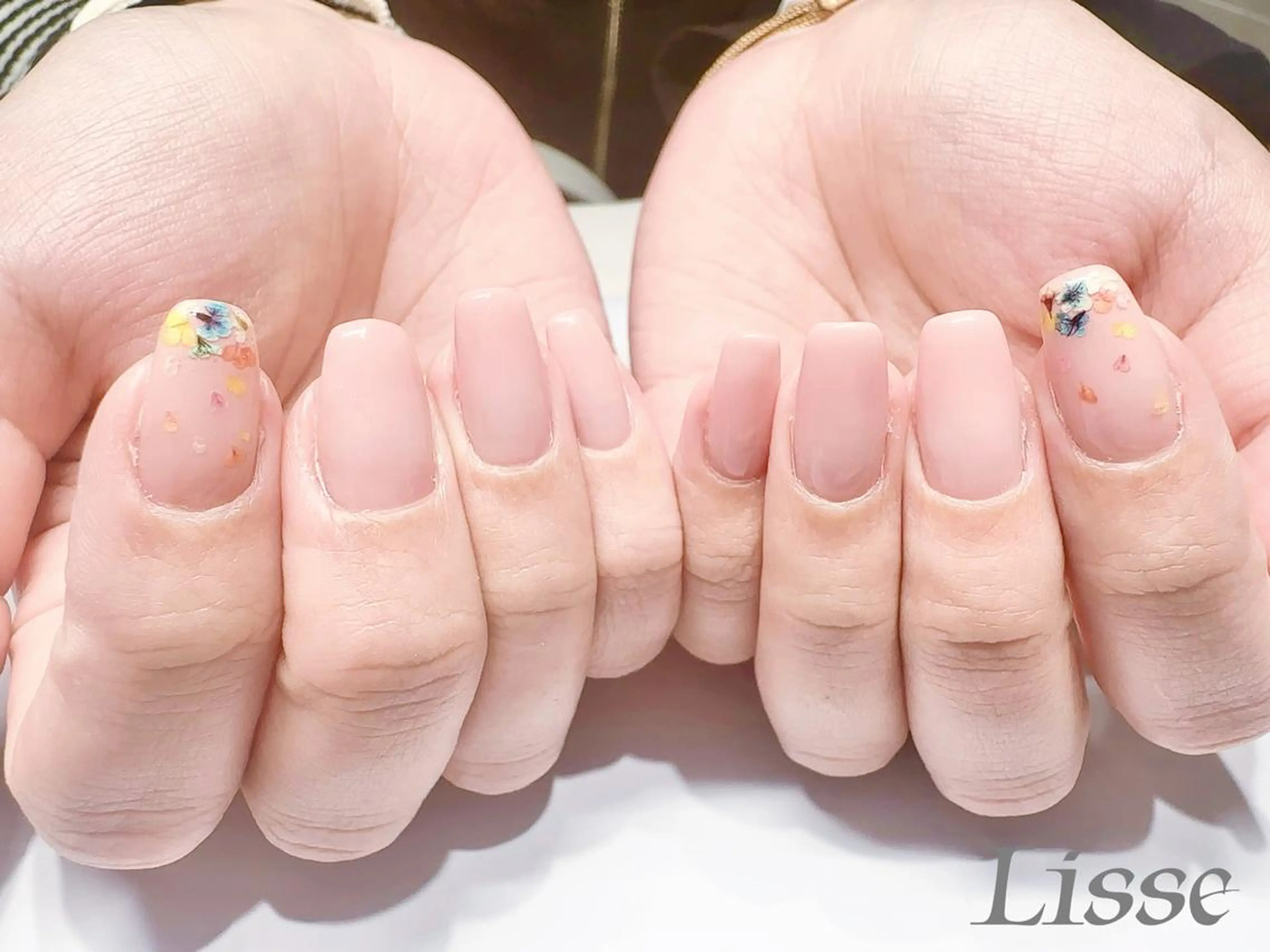 ネイル シンプルネイル Lisse銀座 Akuのネイルデザイン