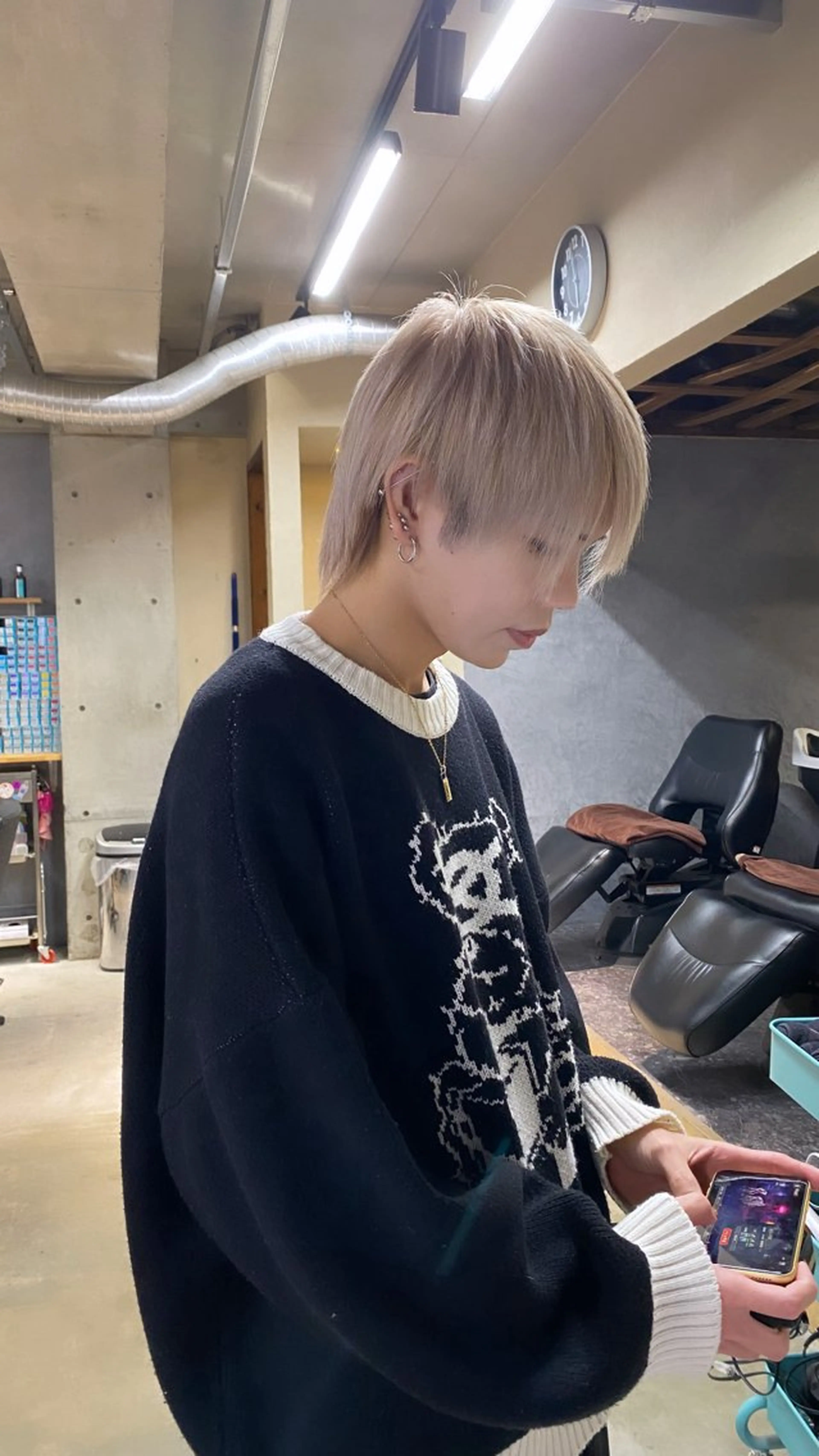 カラー メンズ メンズブリーチ ベージュカラー ブリーチ ケアブリーチ ホワイトベージュ ヘアカラー トリートメント SUONO所属・ブリーチムラ修正 /ハイトーン/青砥大のヘアスタイル