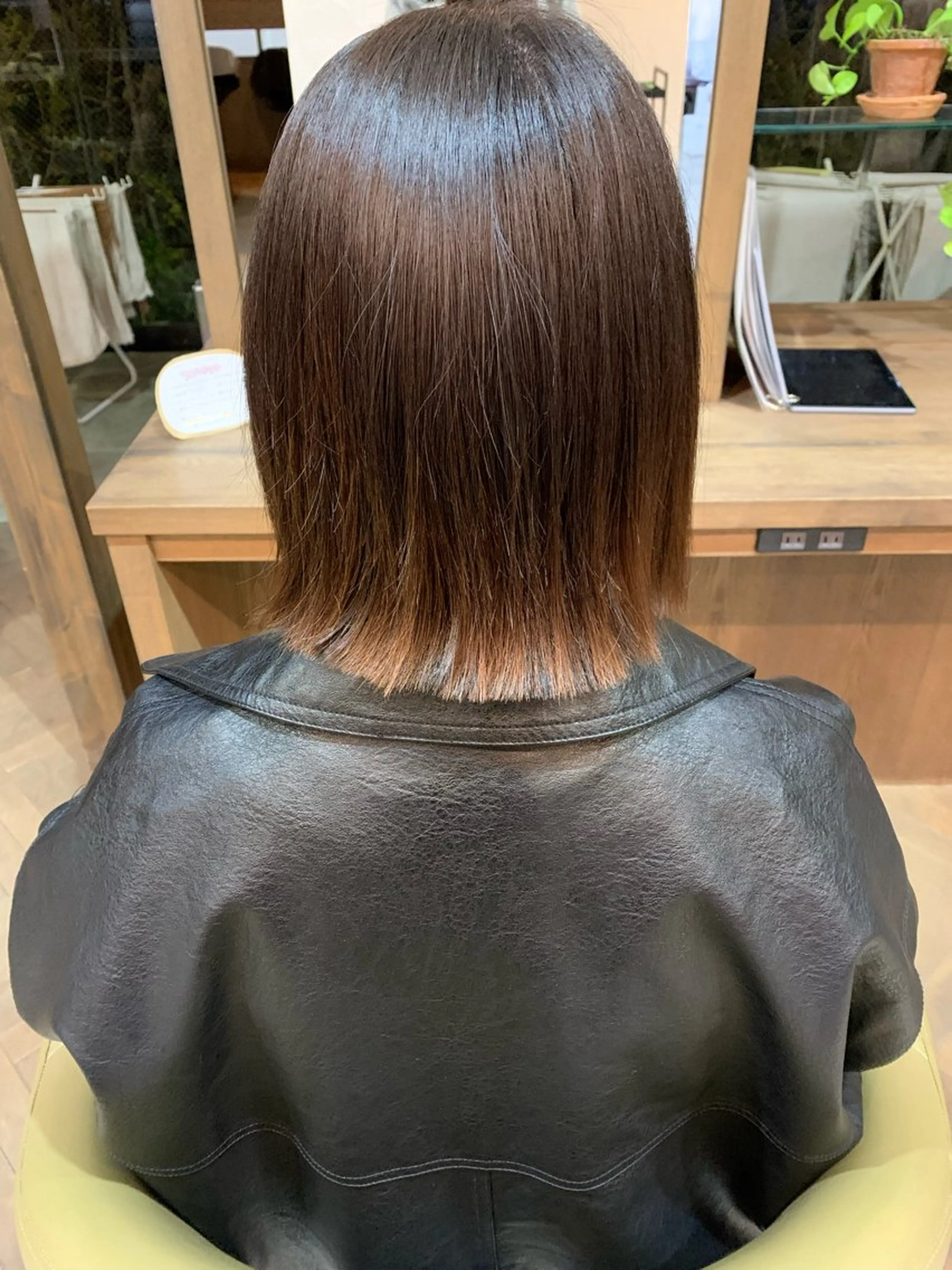 ミディアム 礒谷 夏帆のヘアスタイル