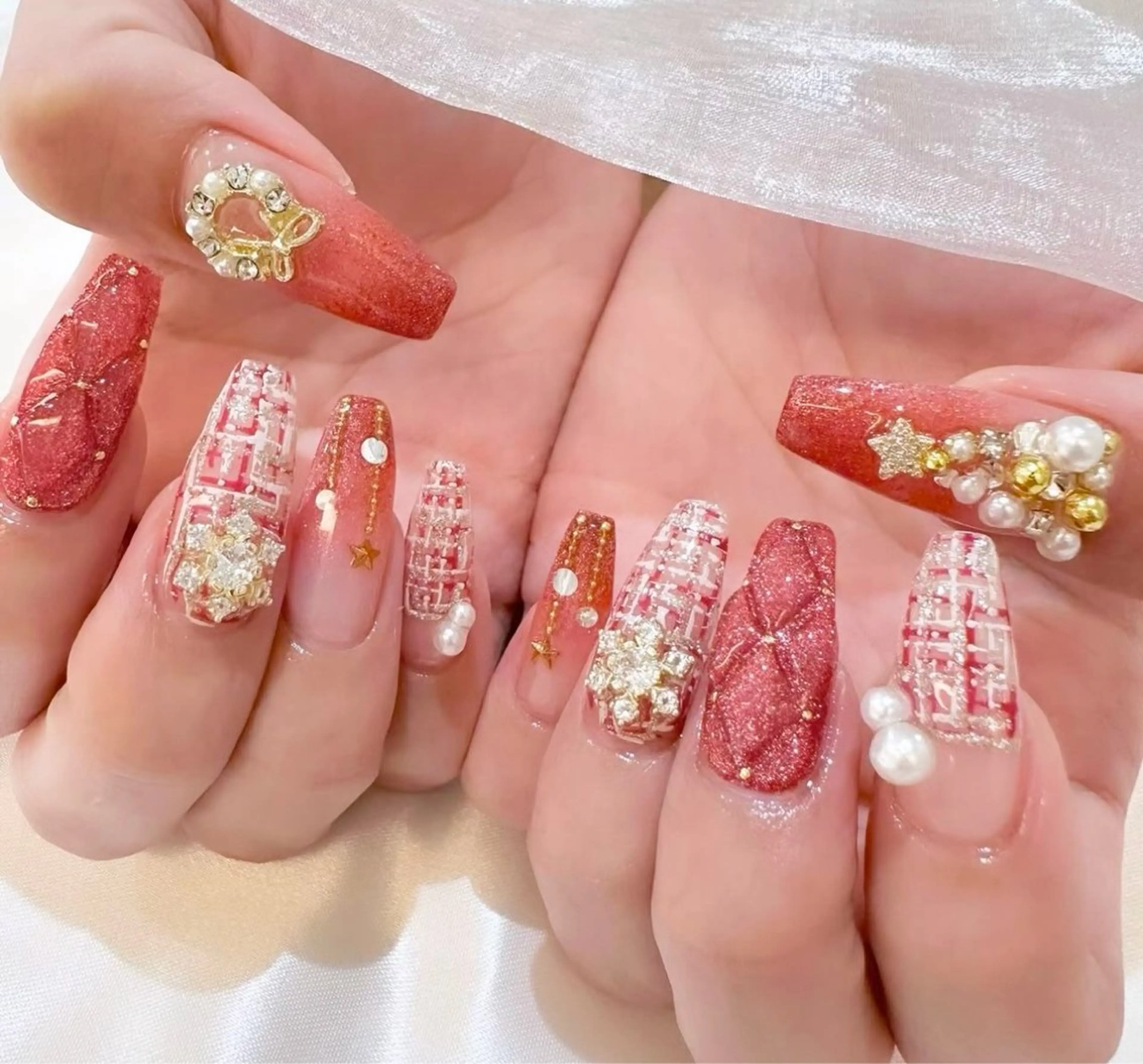 ネイル グラデーション キラキラネイル ワンカラーネイル 冬ネイル Jenn Nail Salonのネイルデザイン