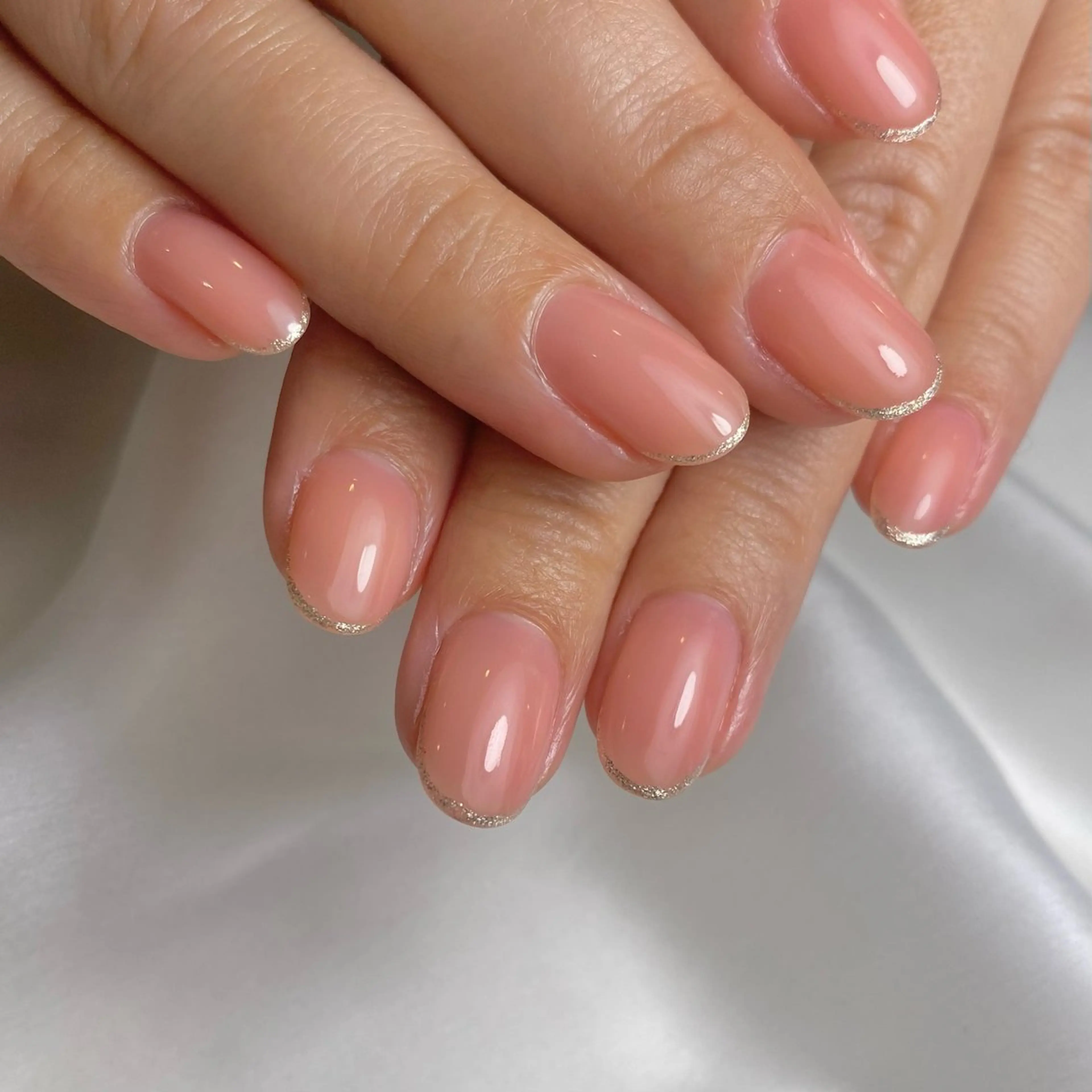 ミディアム Feminine Nailのネイルデザイン