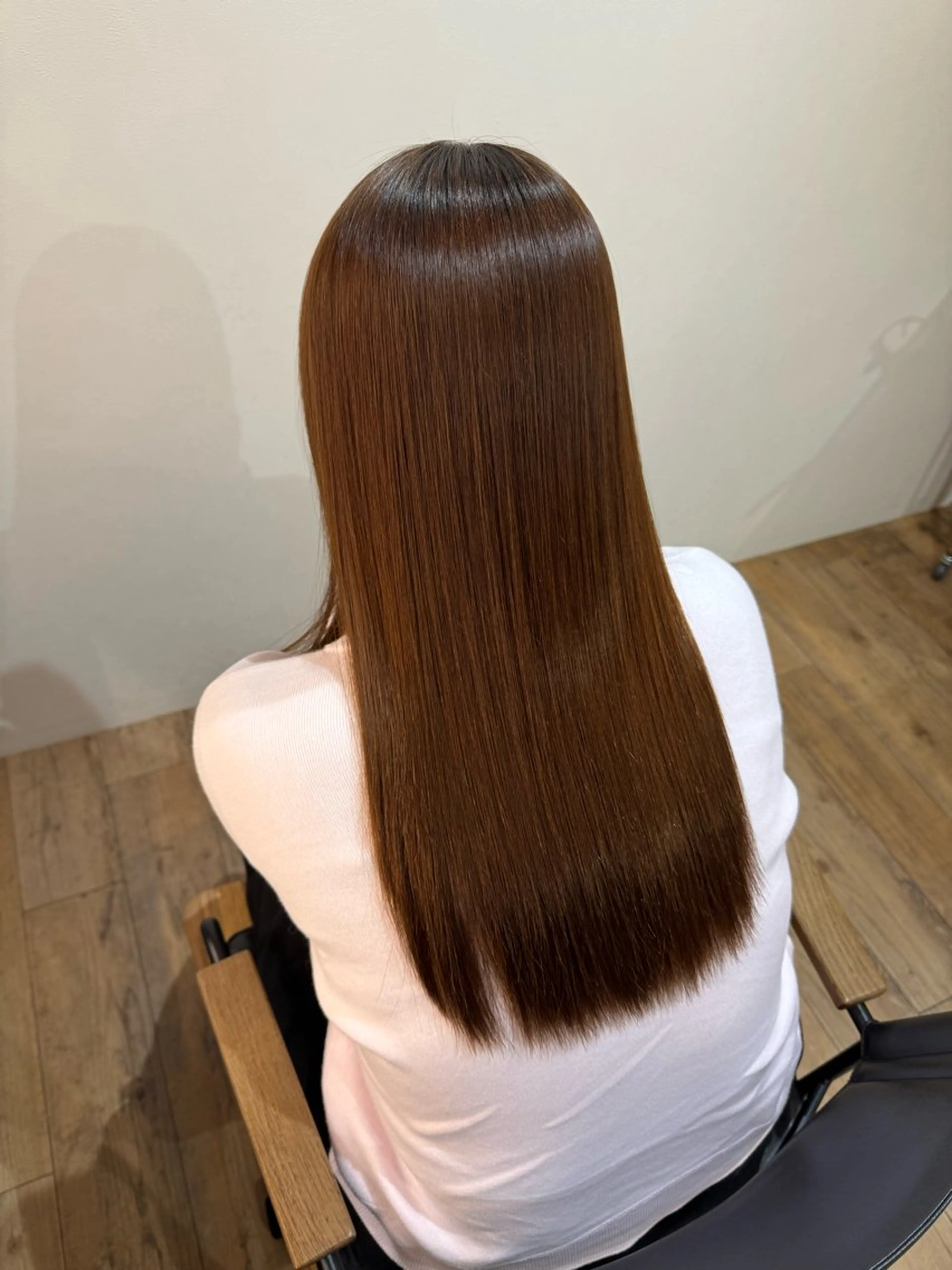 セミロング カット 縮毛矯正 トリートメント afloatkobe所属・美髪/髪質改善 川口凌弥のヘアスタイル