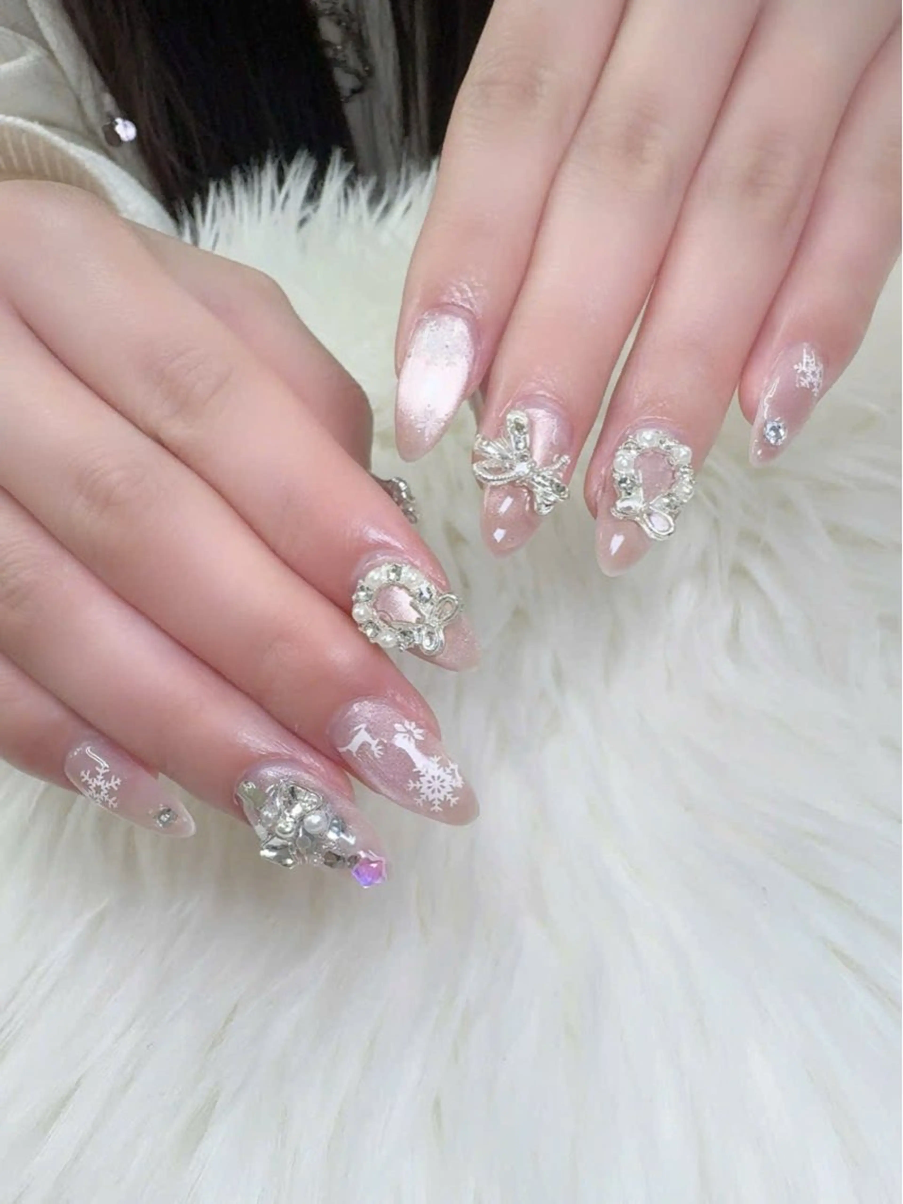 ネイル フレンチネイル グラデーション キラキラネイル 韓国ネイル マグネットネイル ハンドネイル ハンドケア Hara Nail 【パラジェル使用】のネイルデザイン