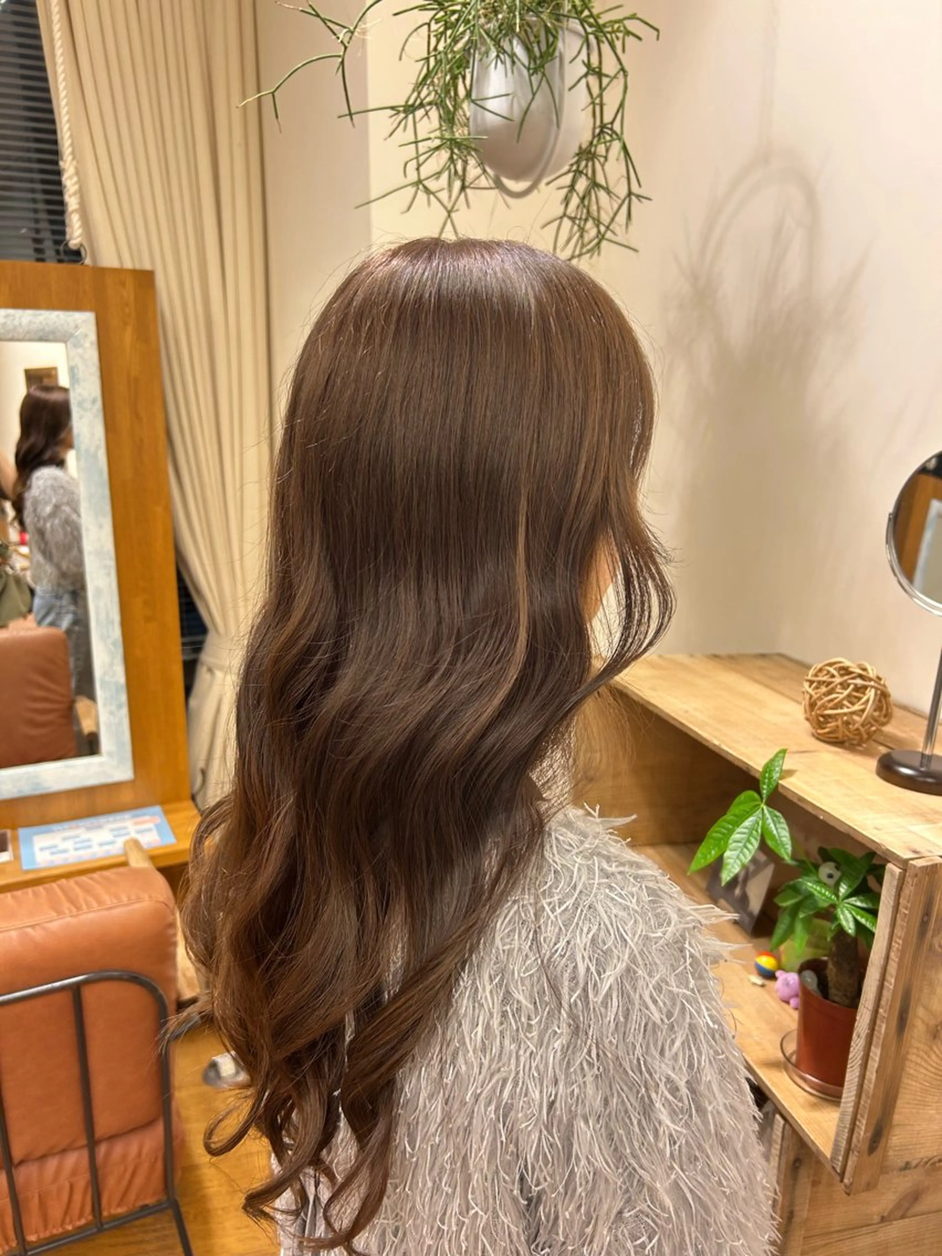 ロング ロング ヘアカラー 松田 亜耶のヘアスタイル