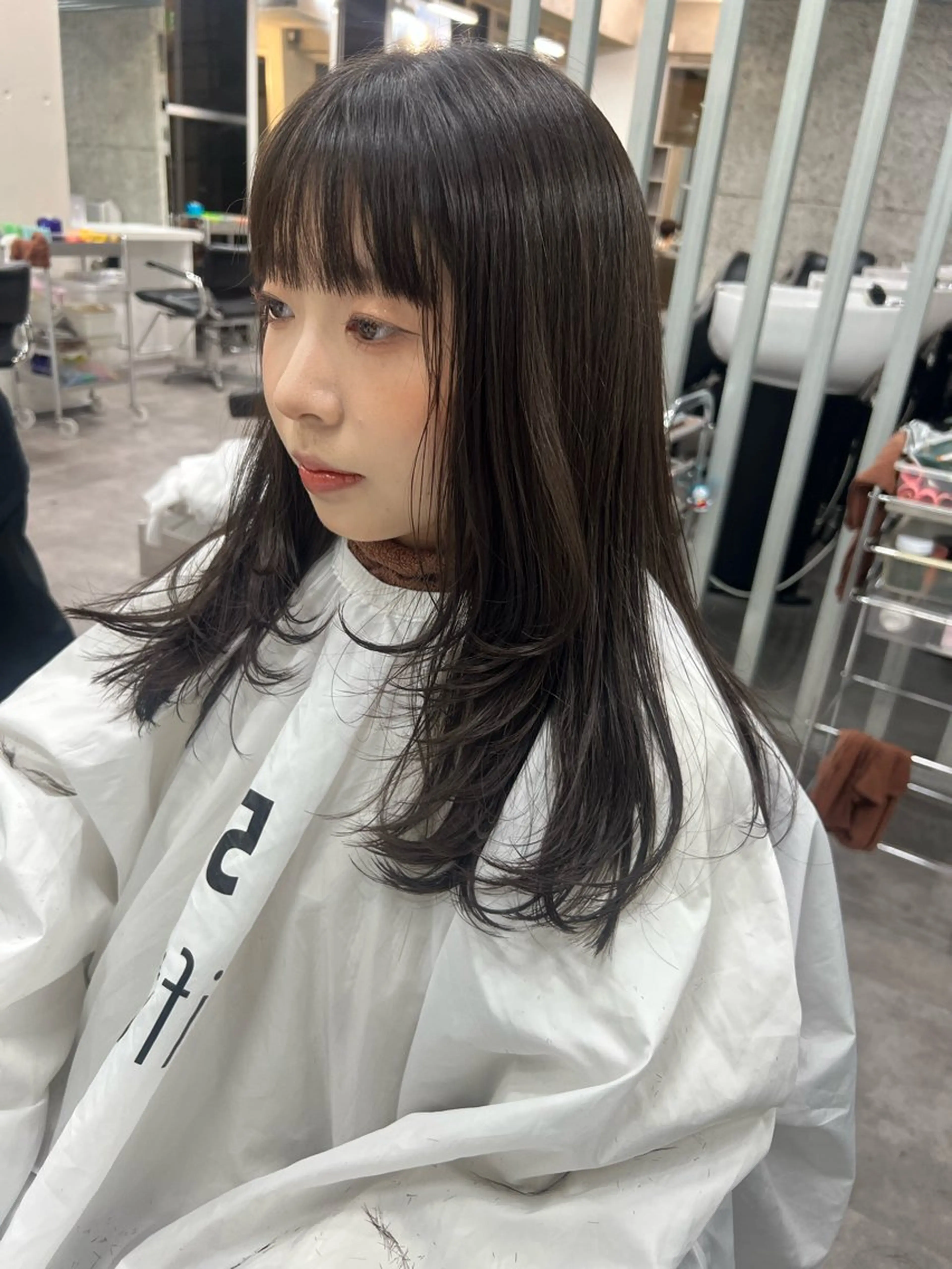 ロング カラー パーマ ヘアアレンジ ロングレイヤー くびれヘア 顔まわりレイヤー 韓国風ヘア くびれレイヤー ショートヘア原宿 fifth コシのヘアスタイル